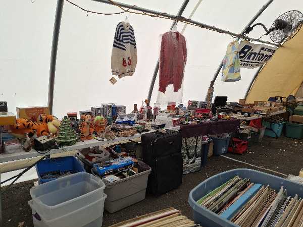 COMMUNITY YARDSALE photo