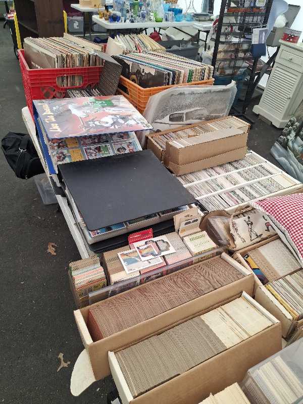 COMMUNITY YARDSALE photo