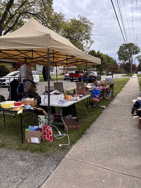 🔥 HUGE MULTI-FAMILY GARAGE SALE 🔥 photo