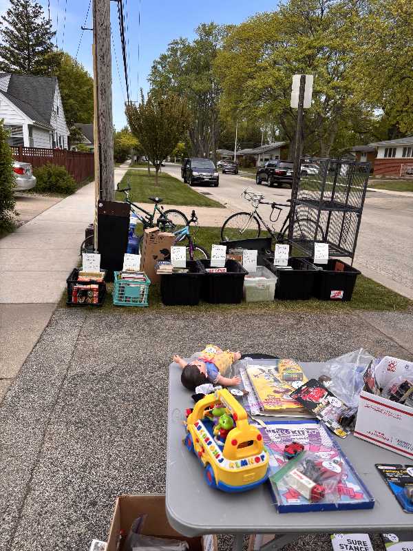 🔥 HUGE MULTI-FAMILY GARAGE SALE 🔥 photo