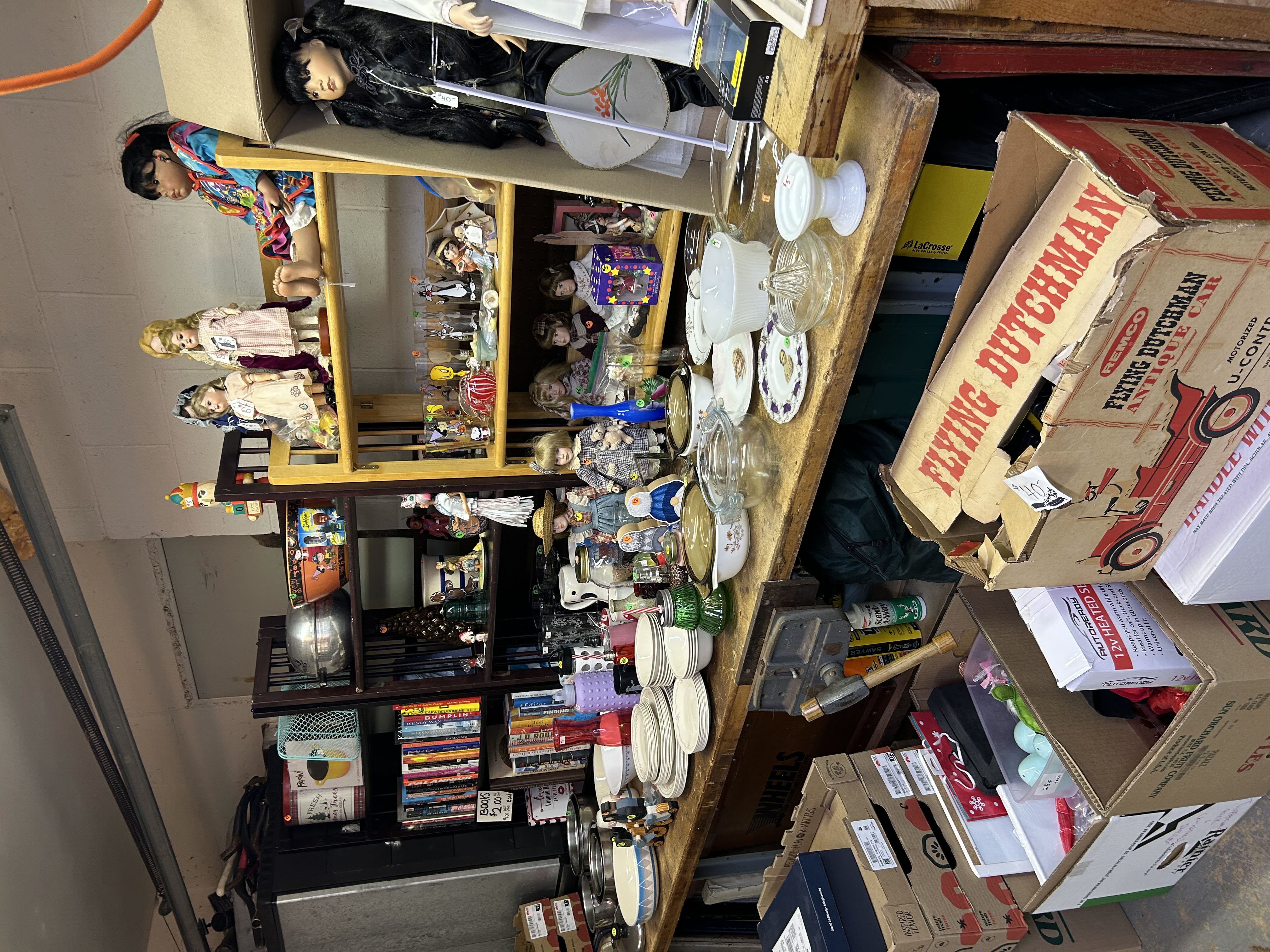 Multi Families Garage Sales photo