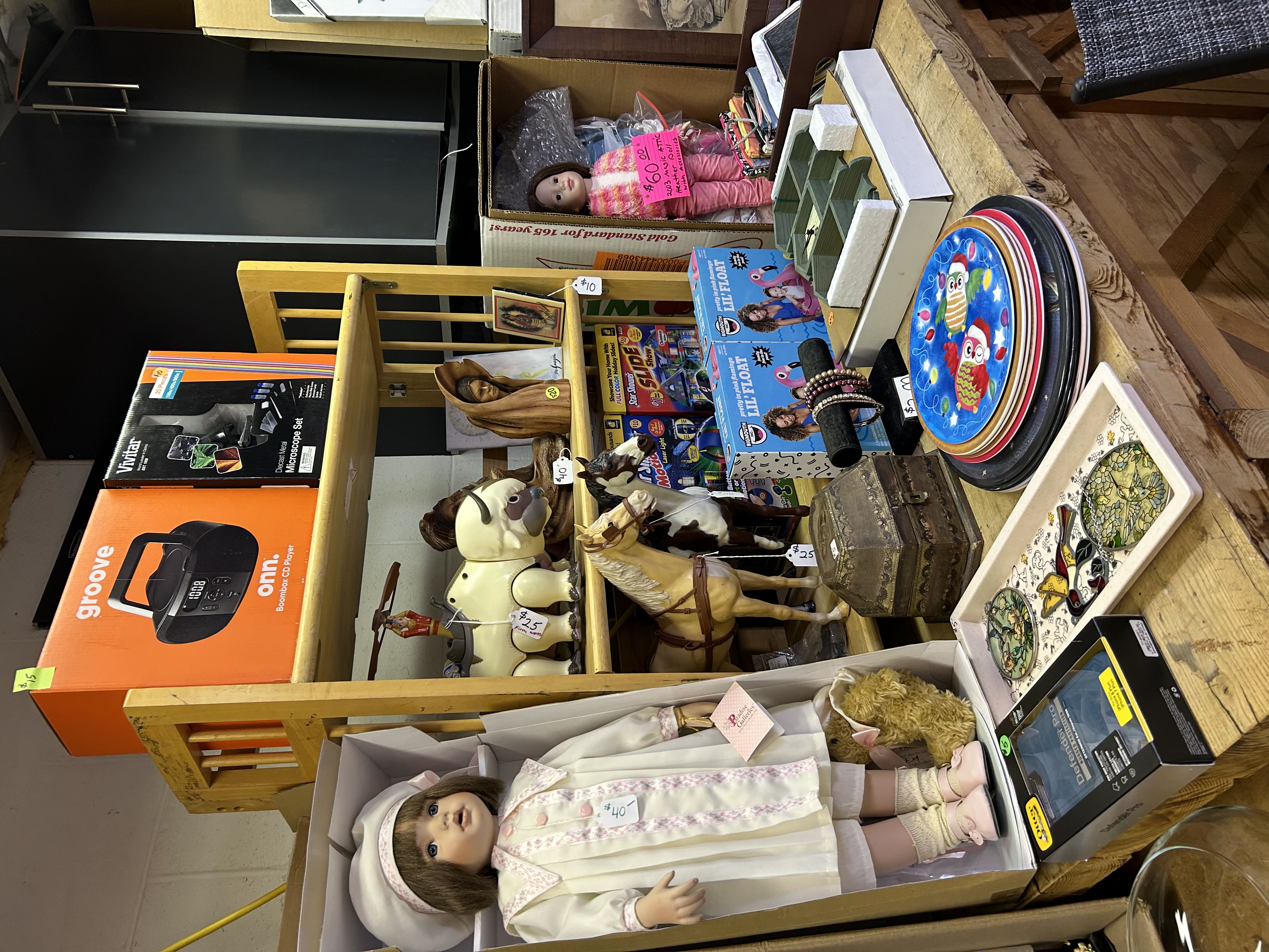 Multi Families Garage Sales photo
