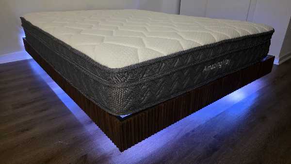 Selling because I'm moving. The Mattress is in excellent conditions, no stains, no odor, always used photo