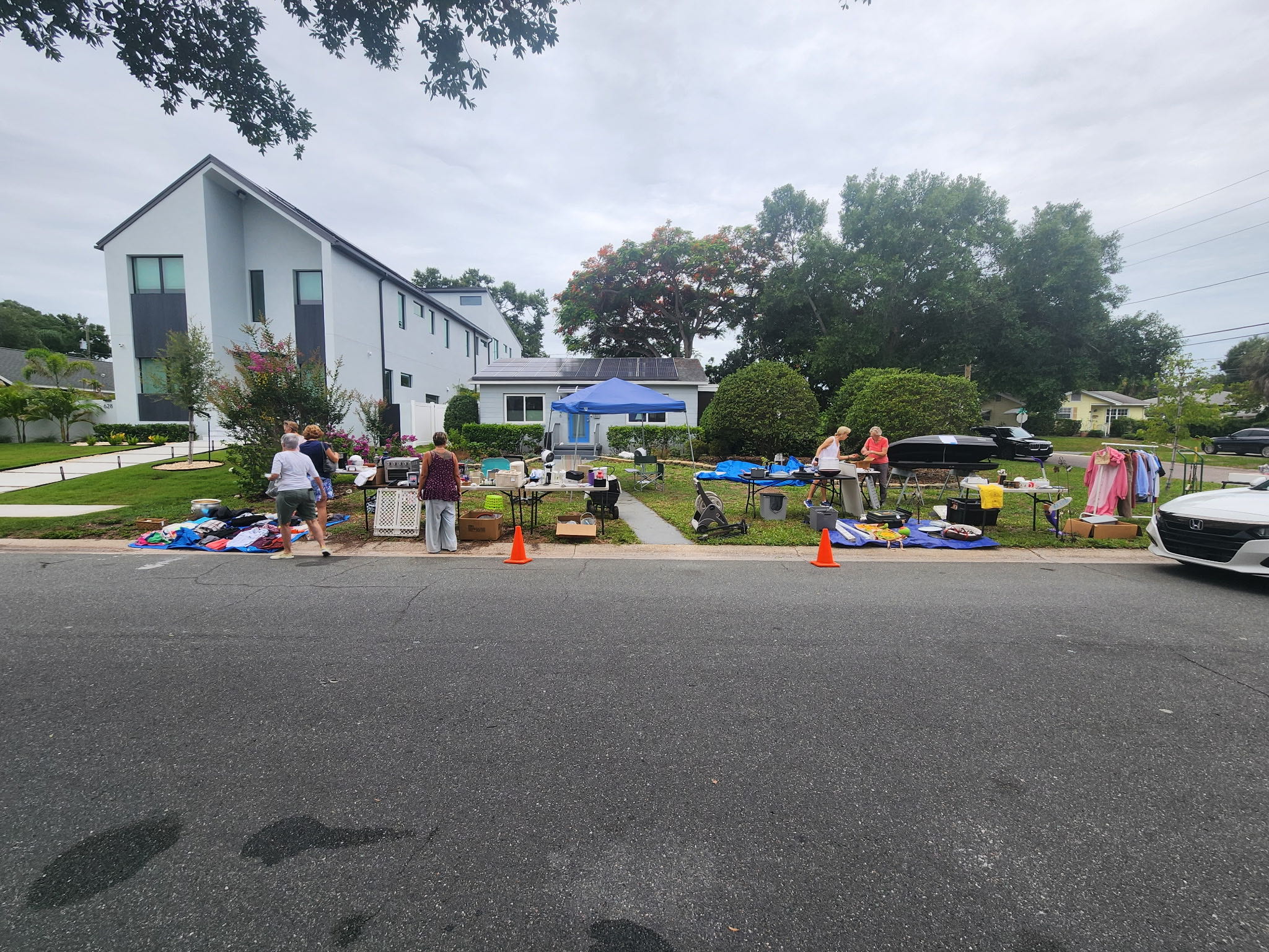 Yard Sale❗️❗️ photo