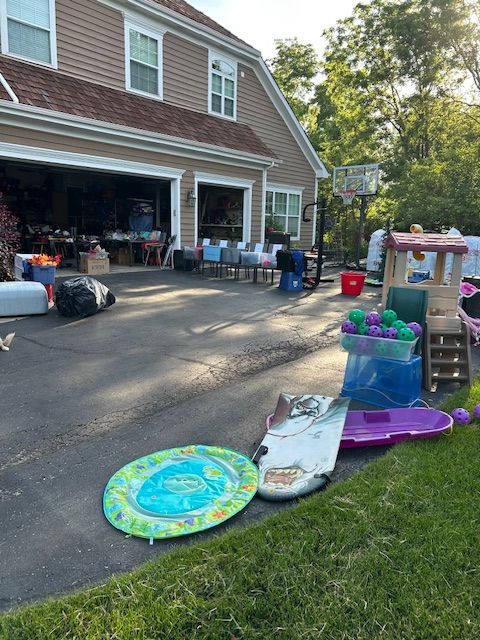Multi-Neighborhood Garage Sale photo