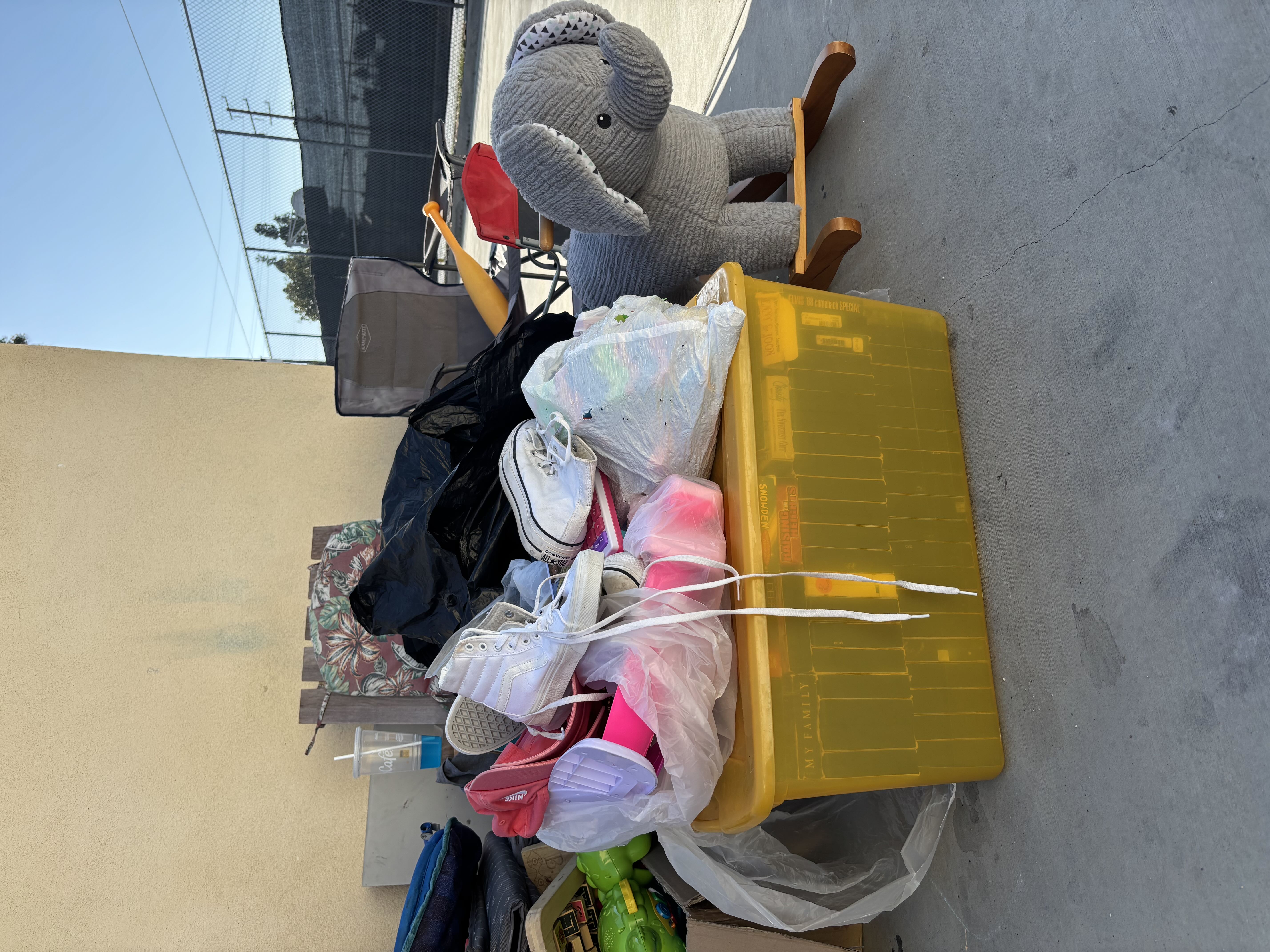 3 family YARDSALE photo