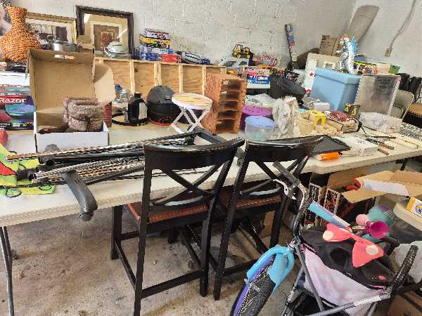 garage sale photo