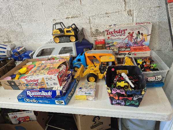 garage sale photo