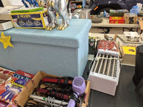 garage sale photo