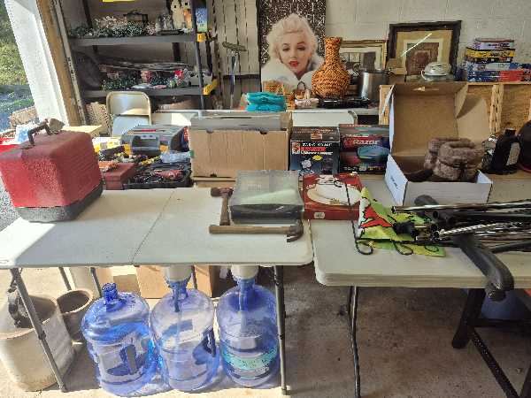 garage sale photo