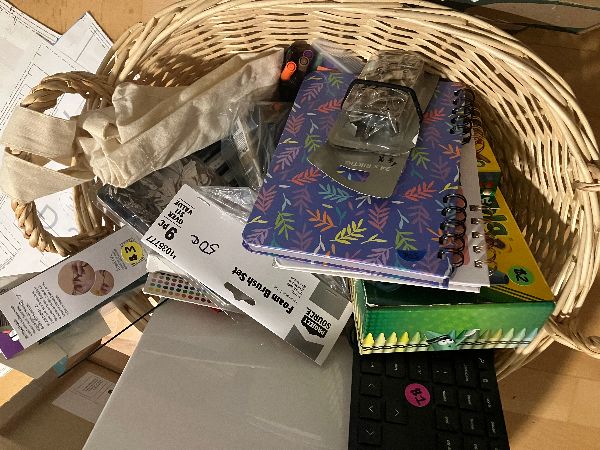 Multi-family/moving yard sale photo