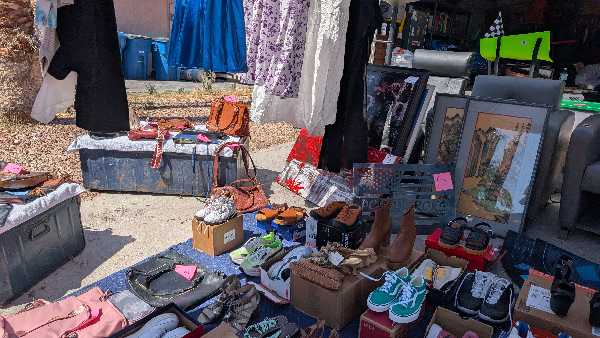 Yard/Garage Sale photo
