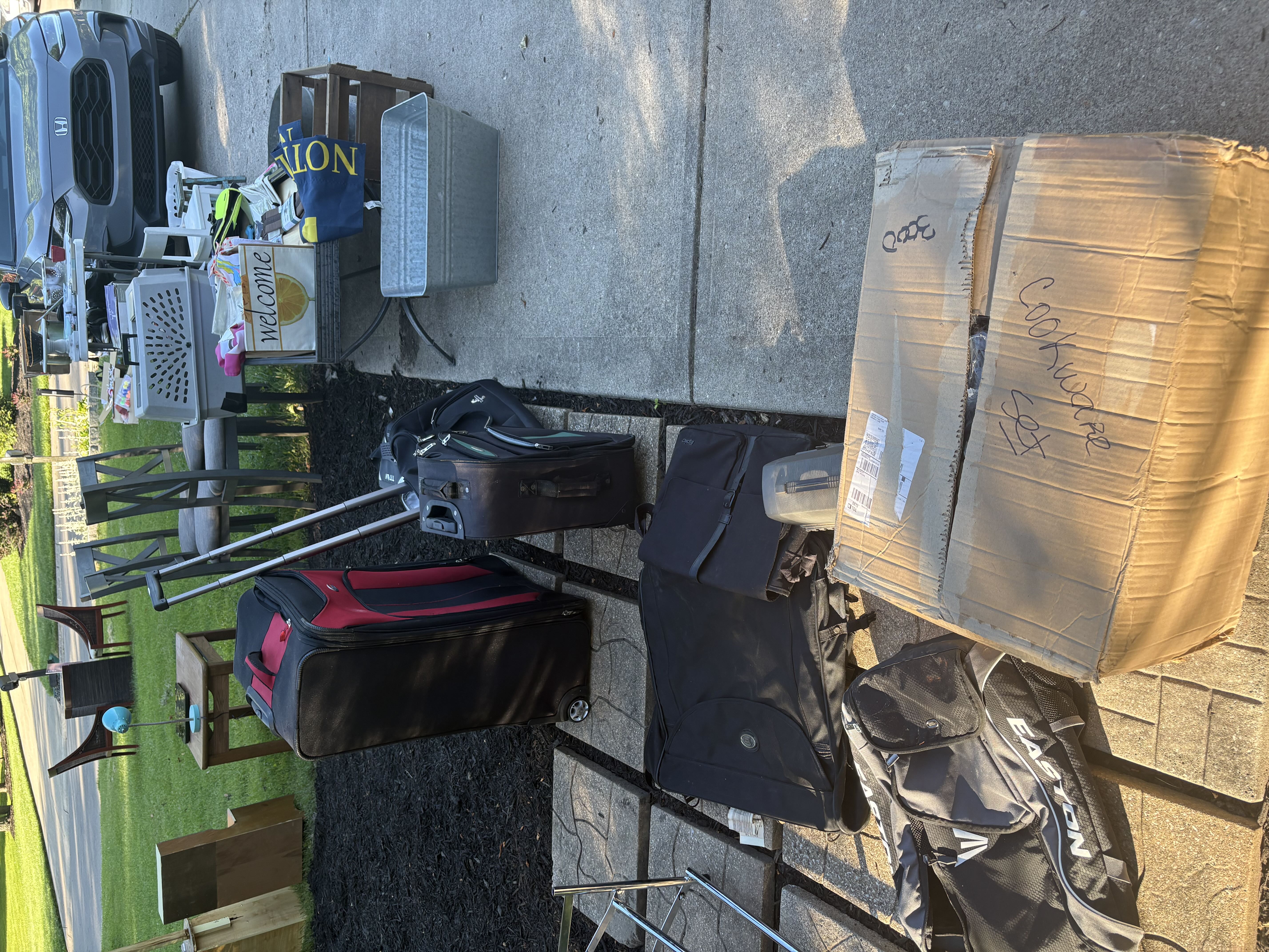 yard sale photo