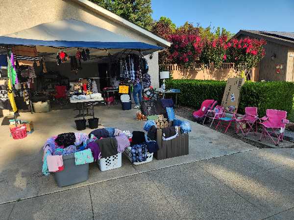 YARD SALE photo