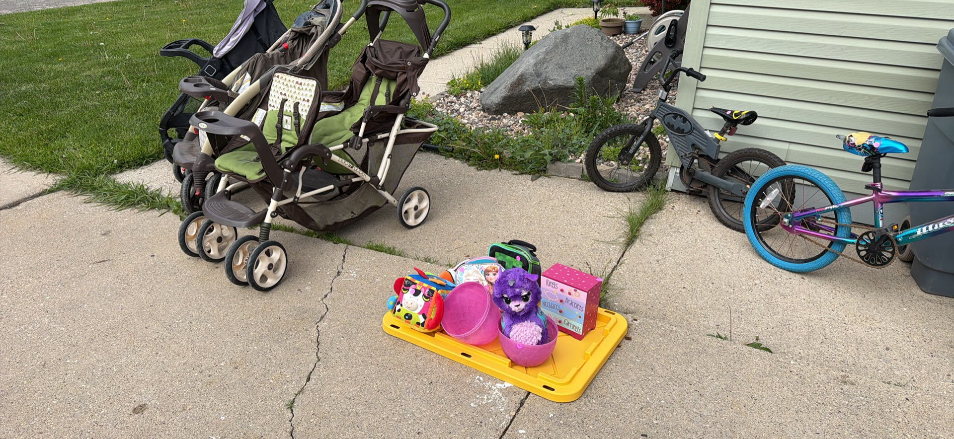 Multi-Family Garage Sale photo