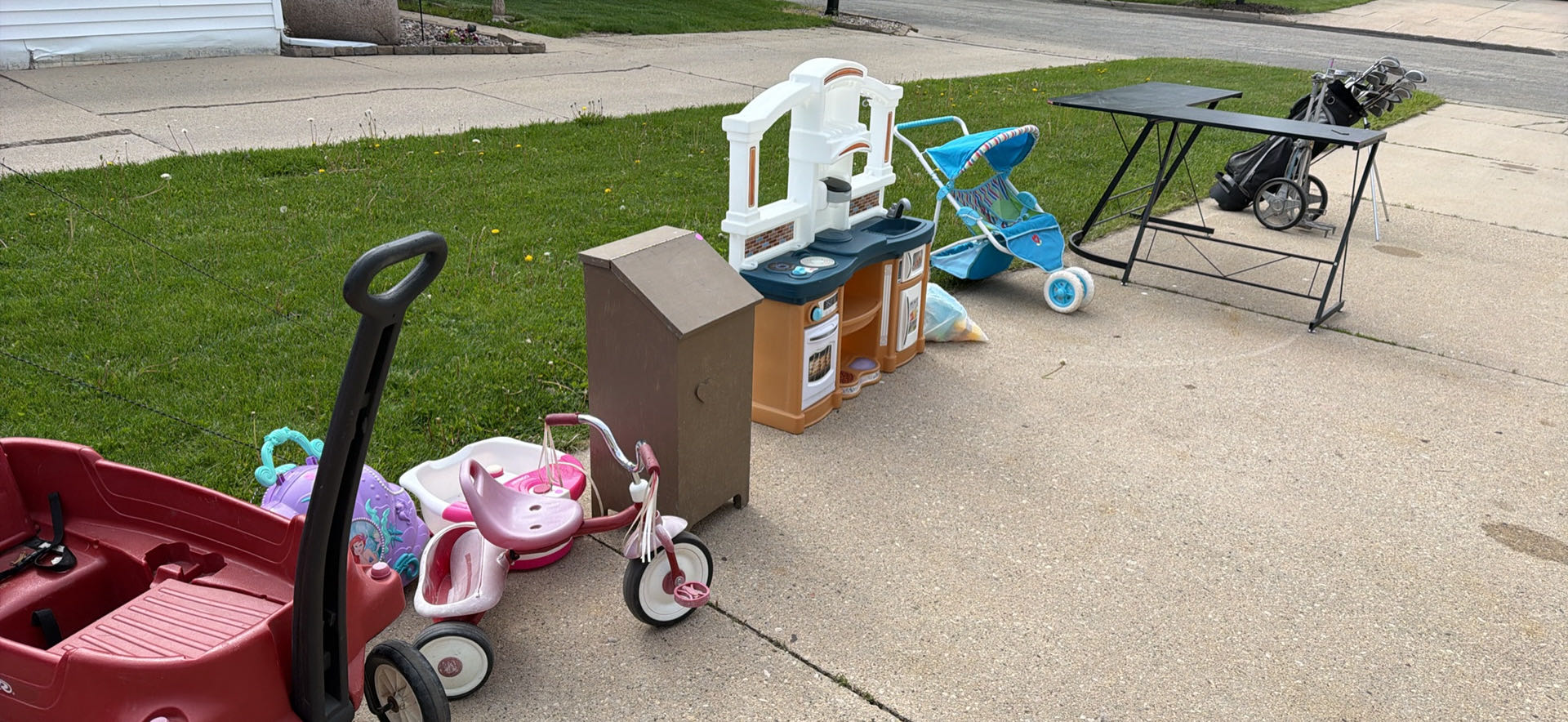 Multi-Family Garage Sale photo