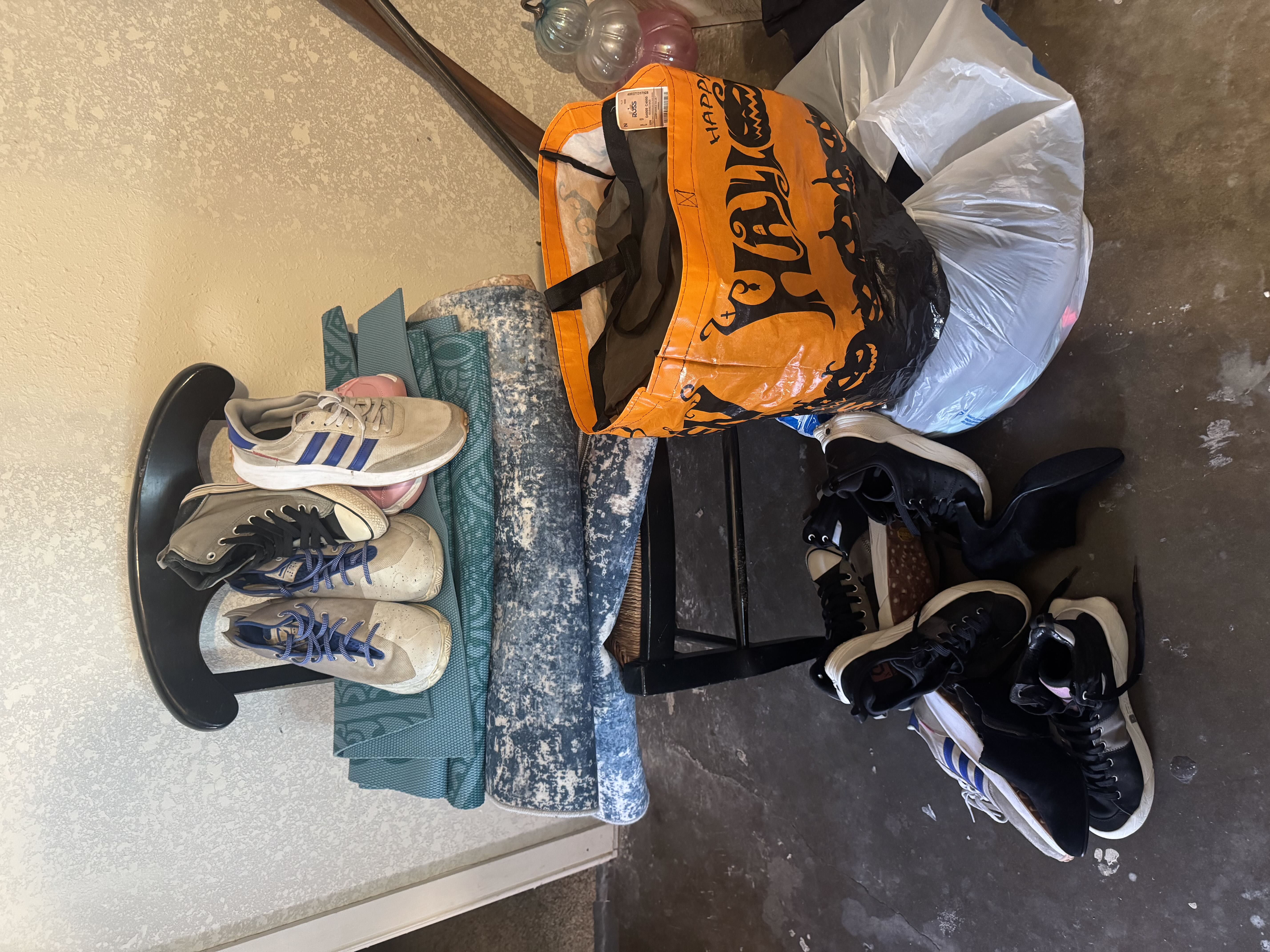 garage sale photo