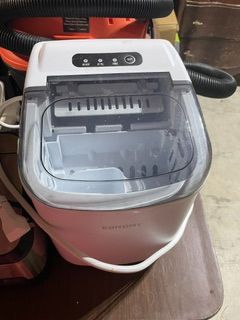 3 house cul-de-sac garage/estate sale! Saturday, June 6th photo