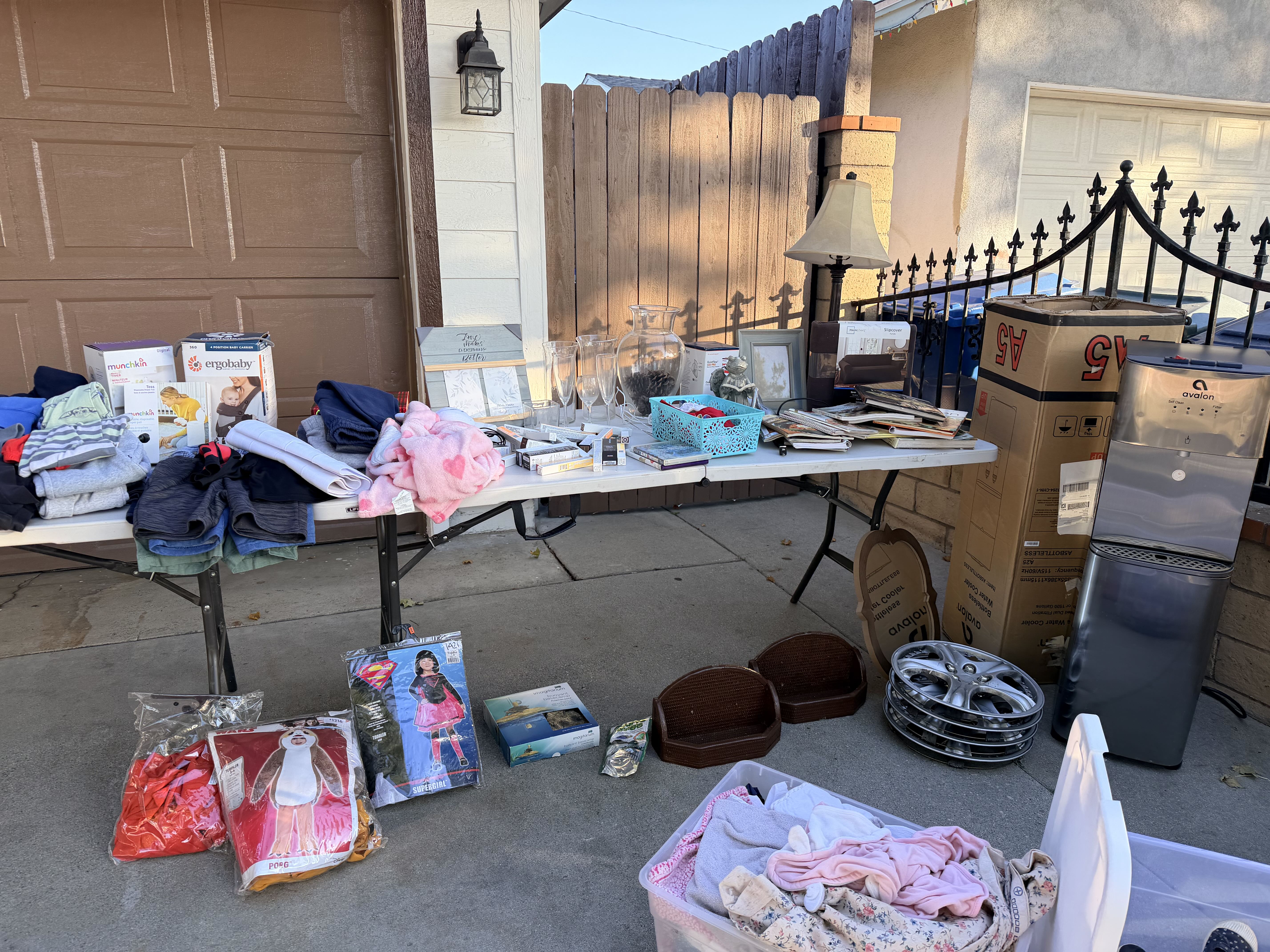 yard sale photo