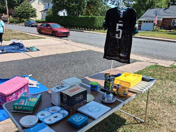 2 Family Yard Sale photo