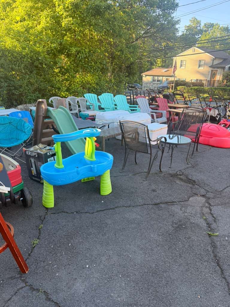 GARAGE SALE photo