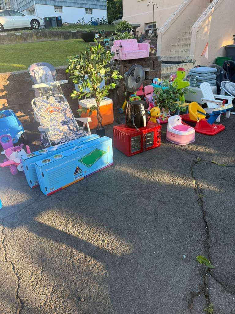 GARAGE SALE photo
