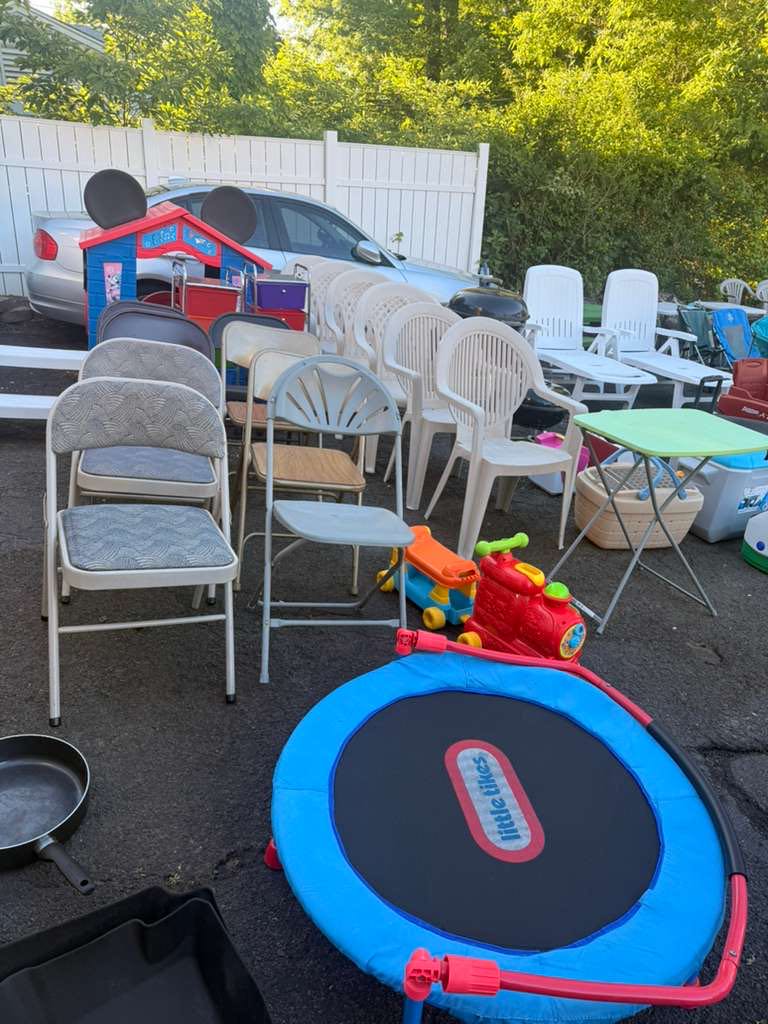 GARAGE SALE photo