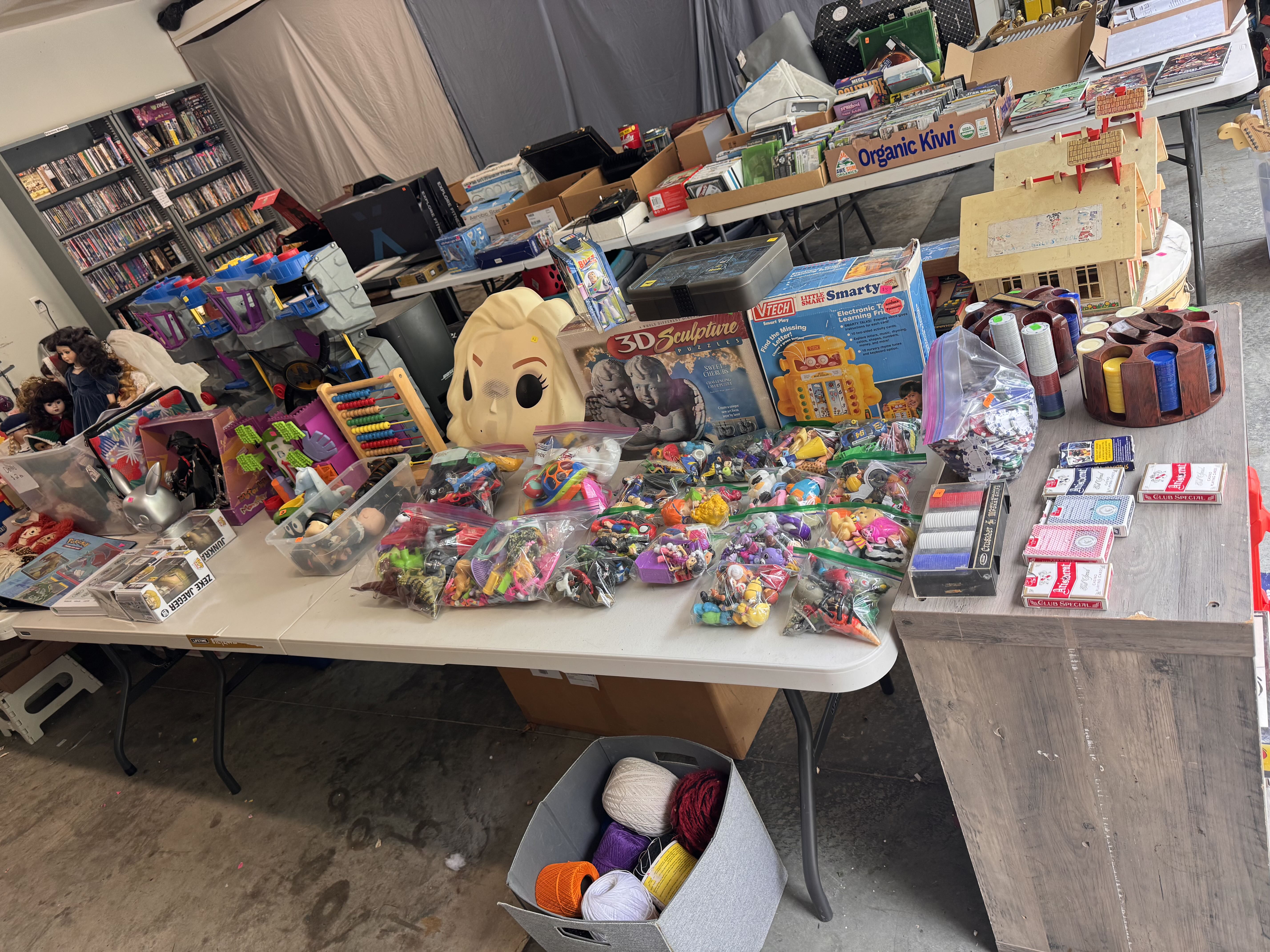 garage sale- vintage, electronics, video games, dvds, vinyls and more photo