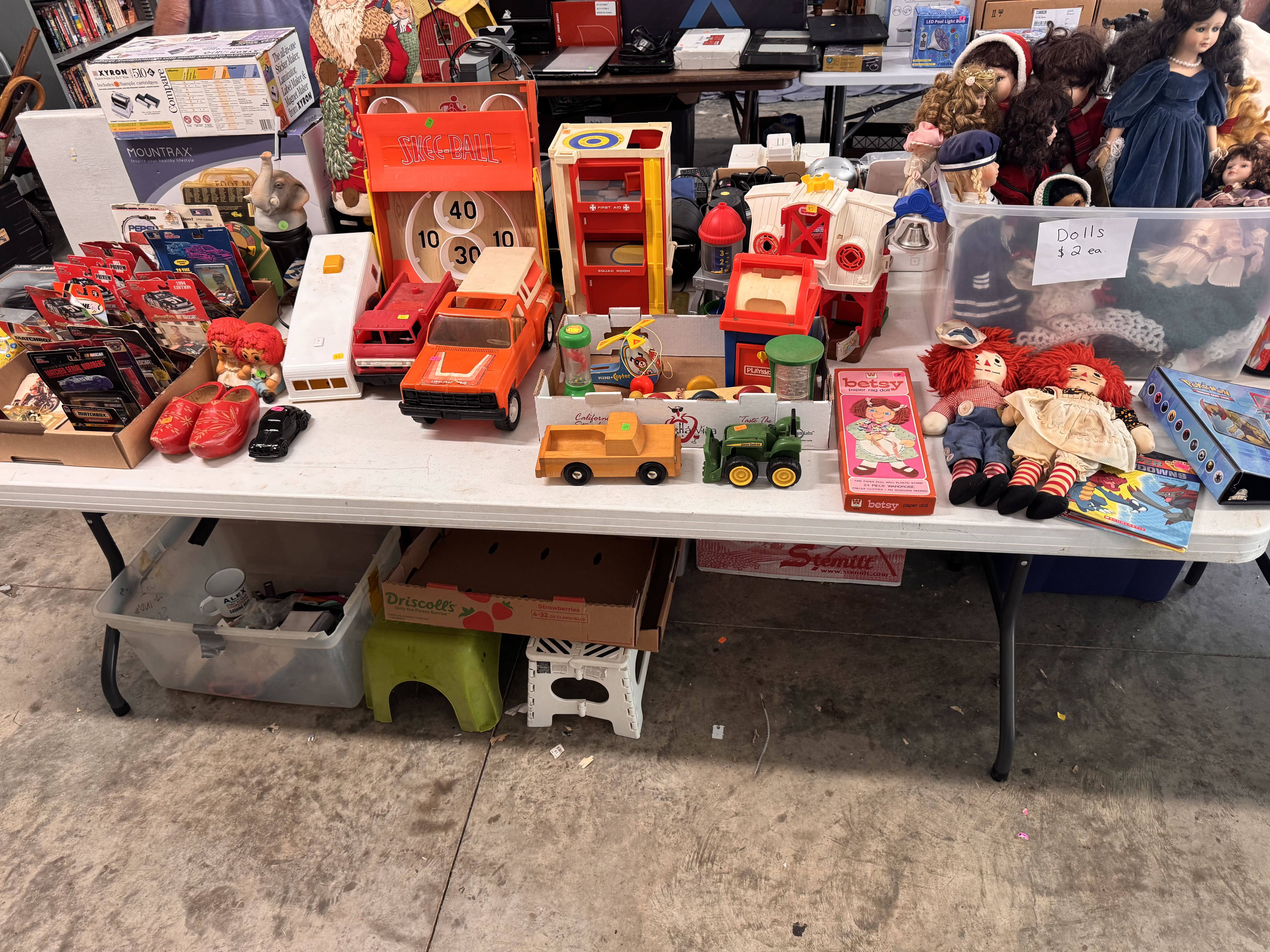 garage sale- vintage, electronics, video games, dvds, vinyls and more photo