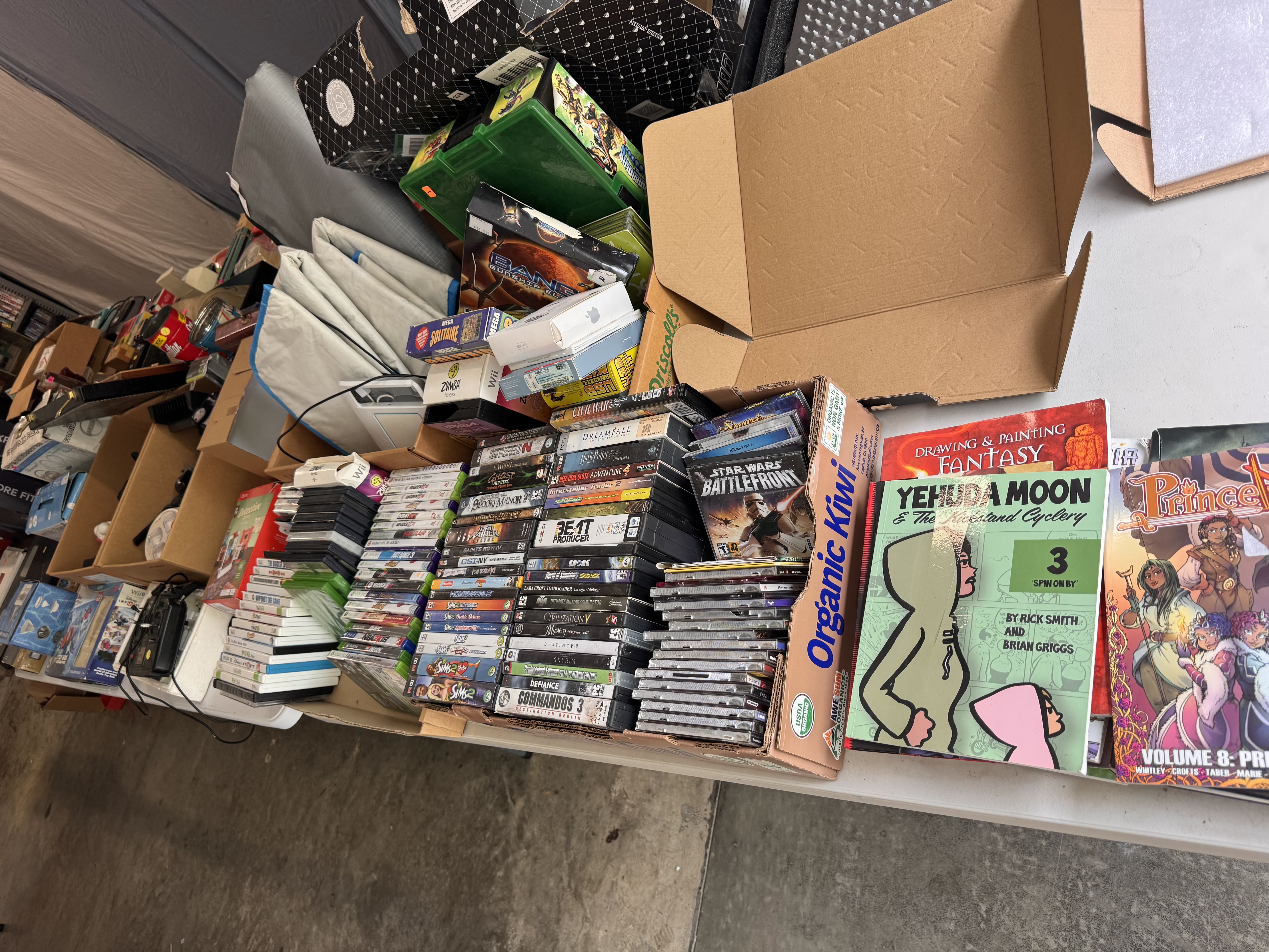 garage sale- vintage, electronics, video games, dvds, vinyls and more photo