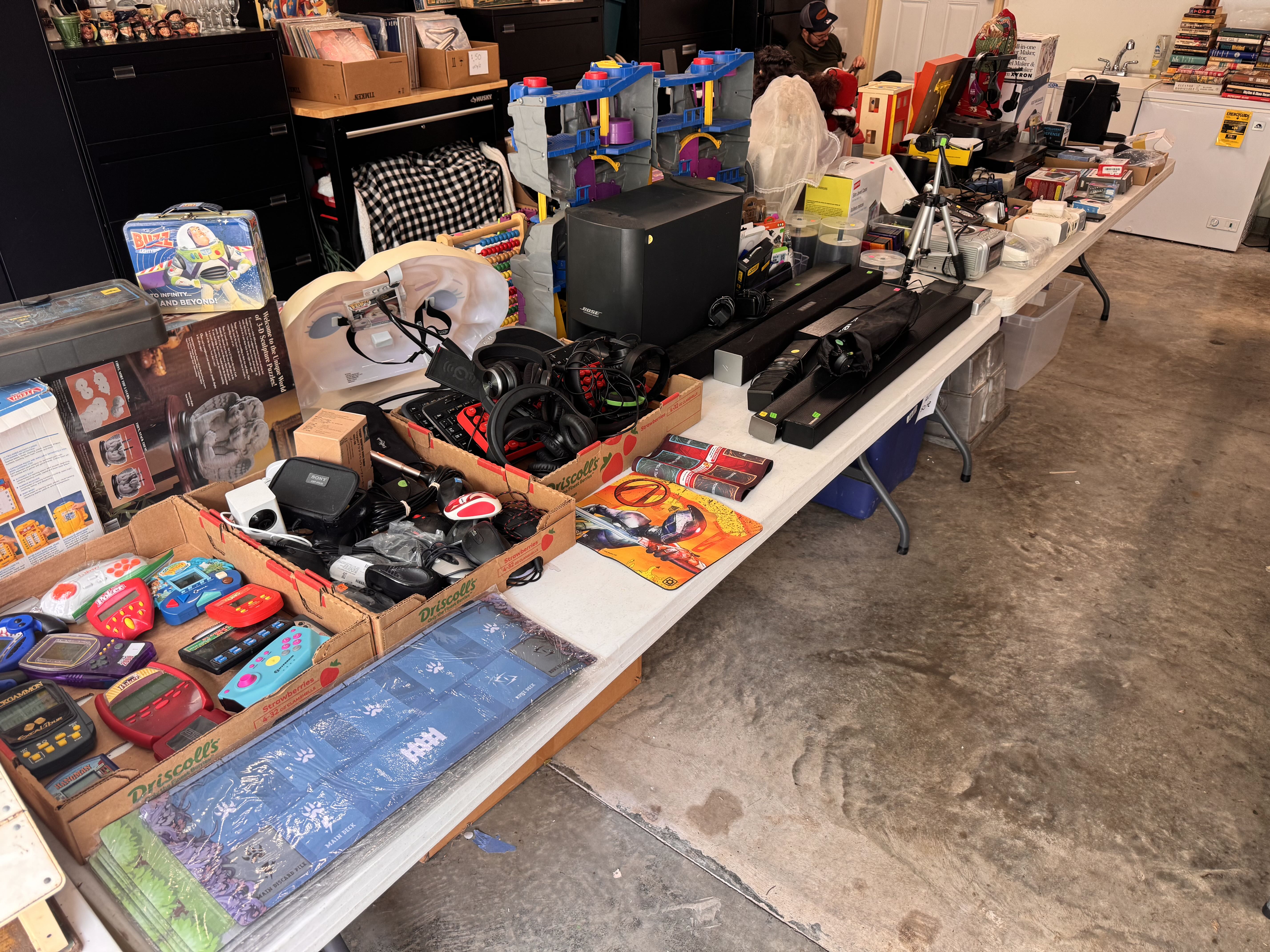 garage sale- vintage, electronics, video games, dvds, vinyls and more photo