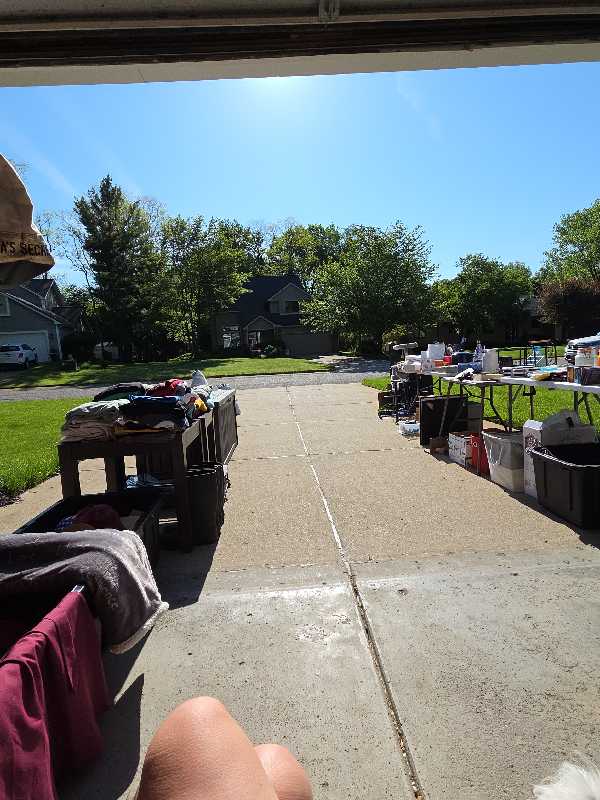 multifamily yard sale photo