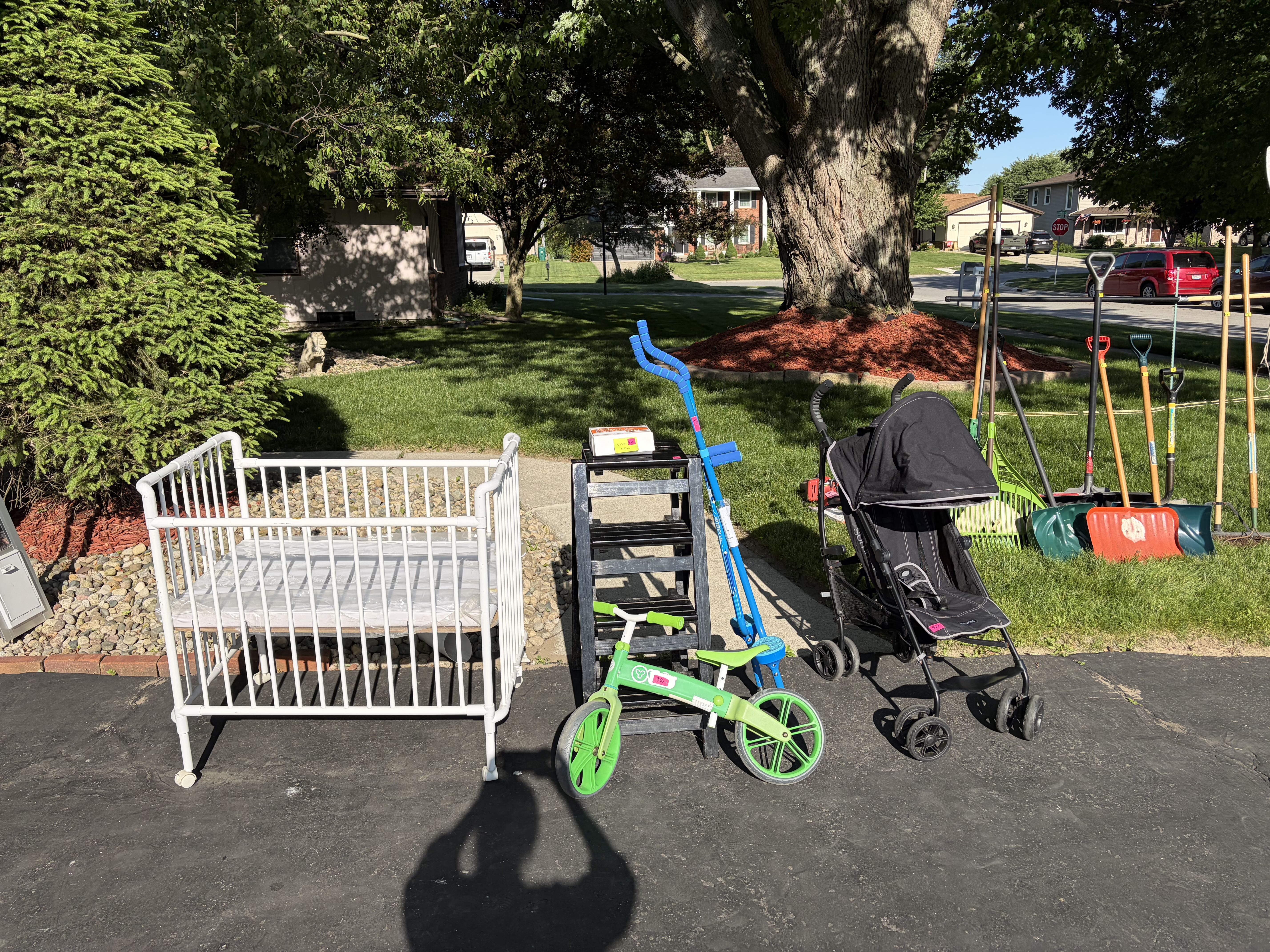 Garage / Yard Sale photo