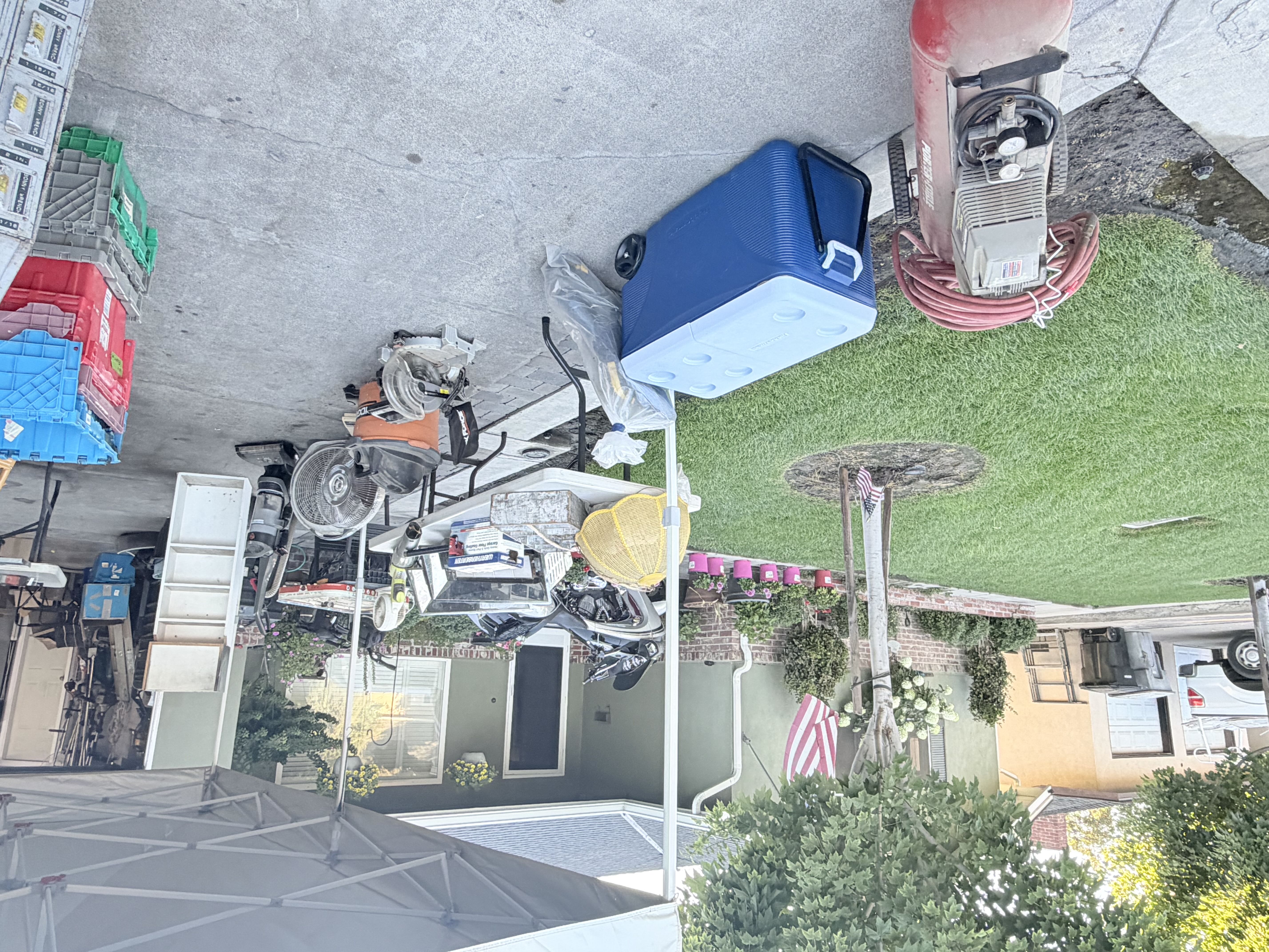 YARD / GARAGE SALE photo