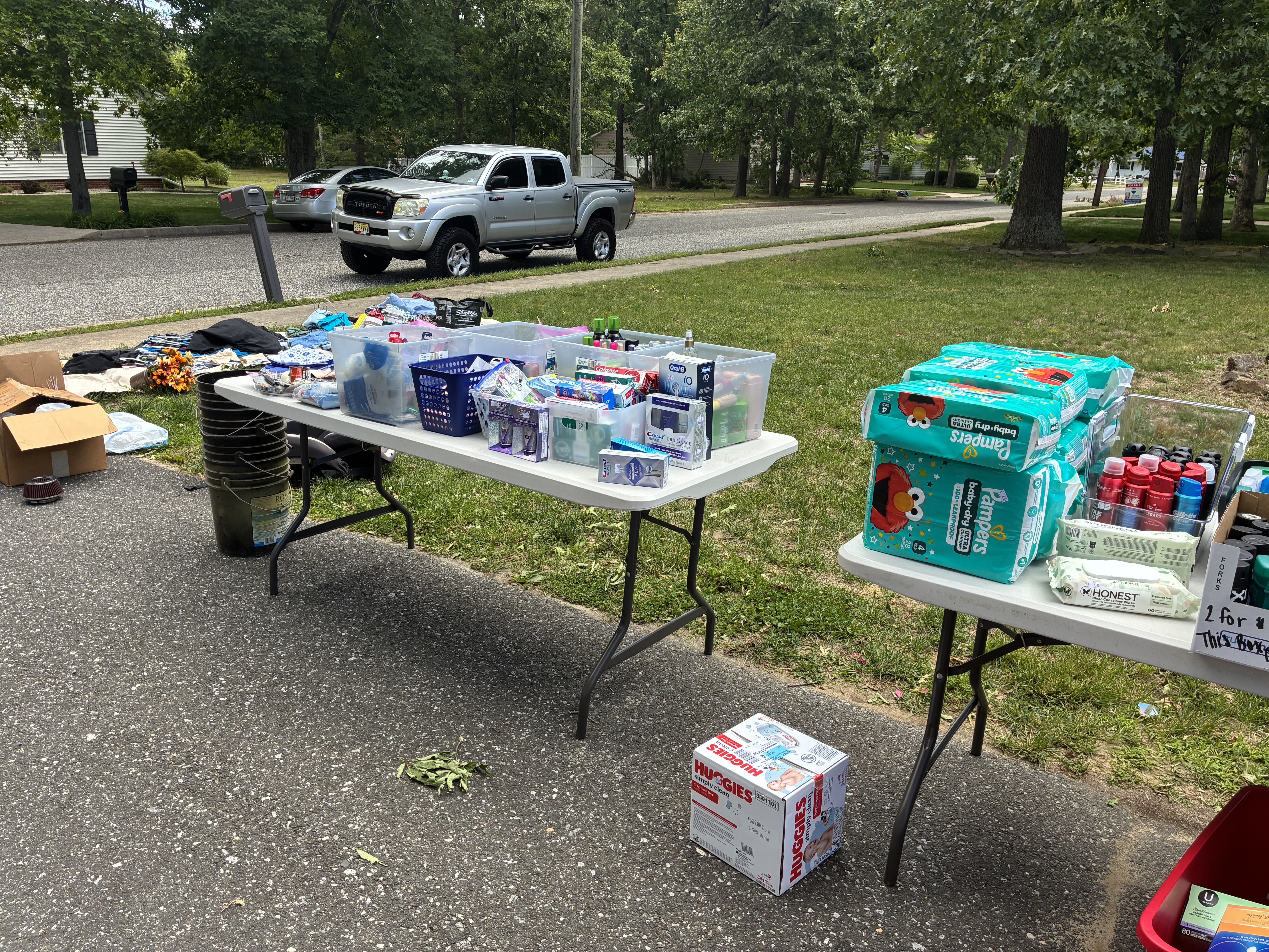 yard sale photo