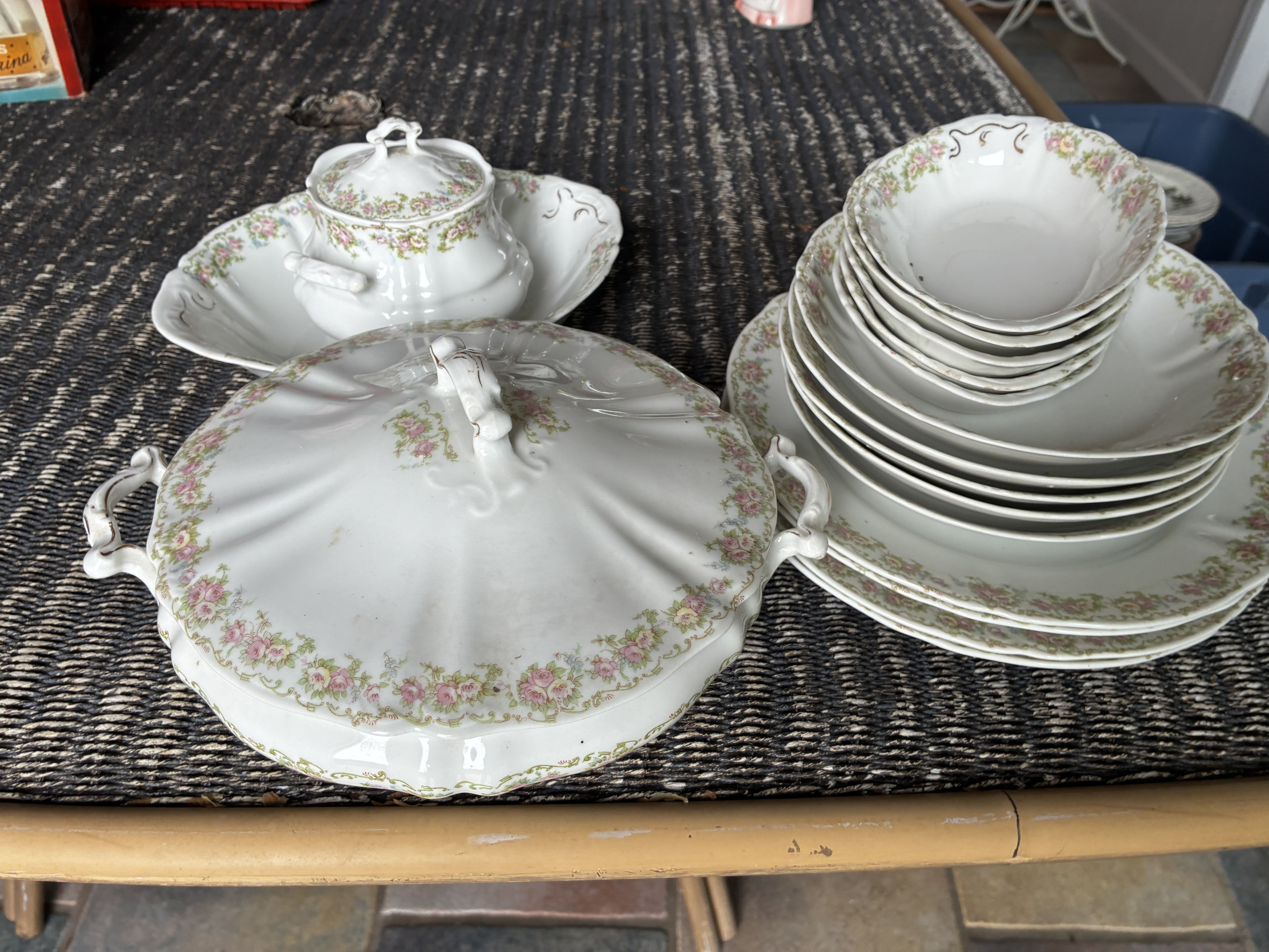 garage sale photo