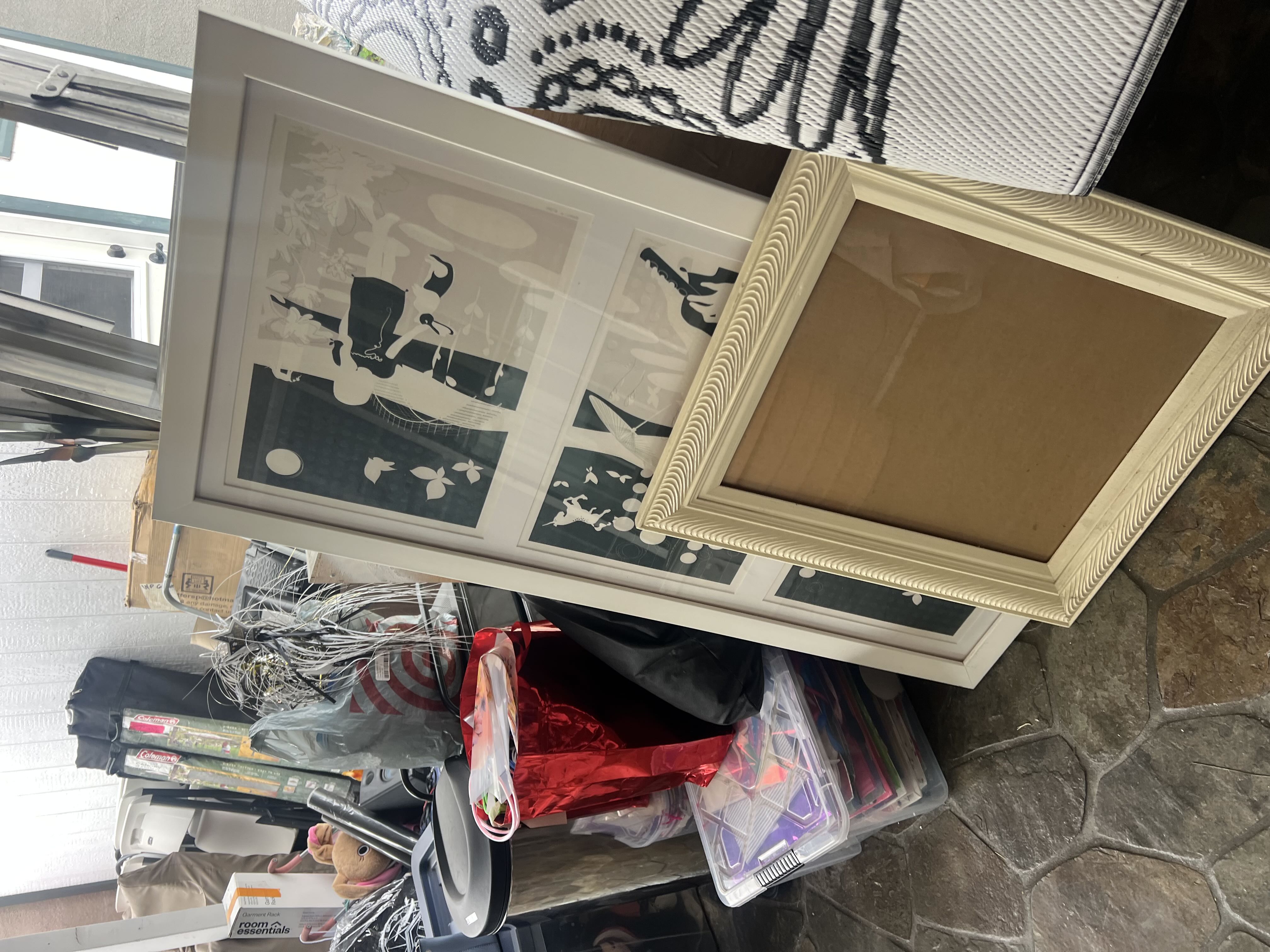 garage sale photo