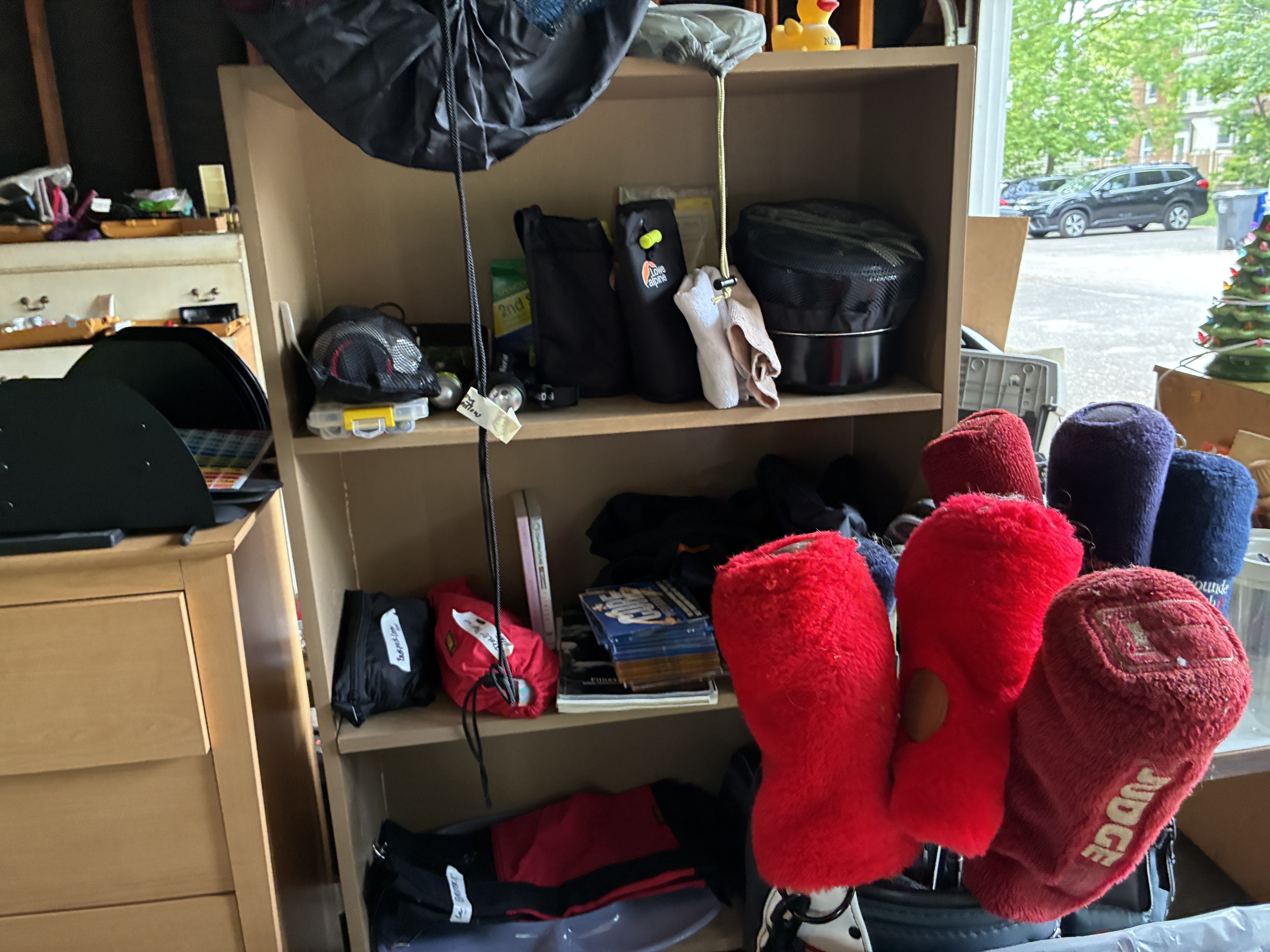 Summit Ave huge garage sale/estate sale in Alley photo