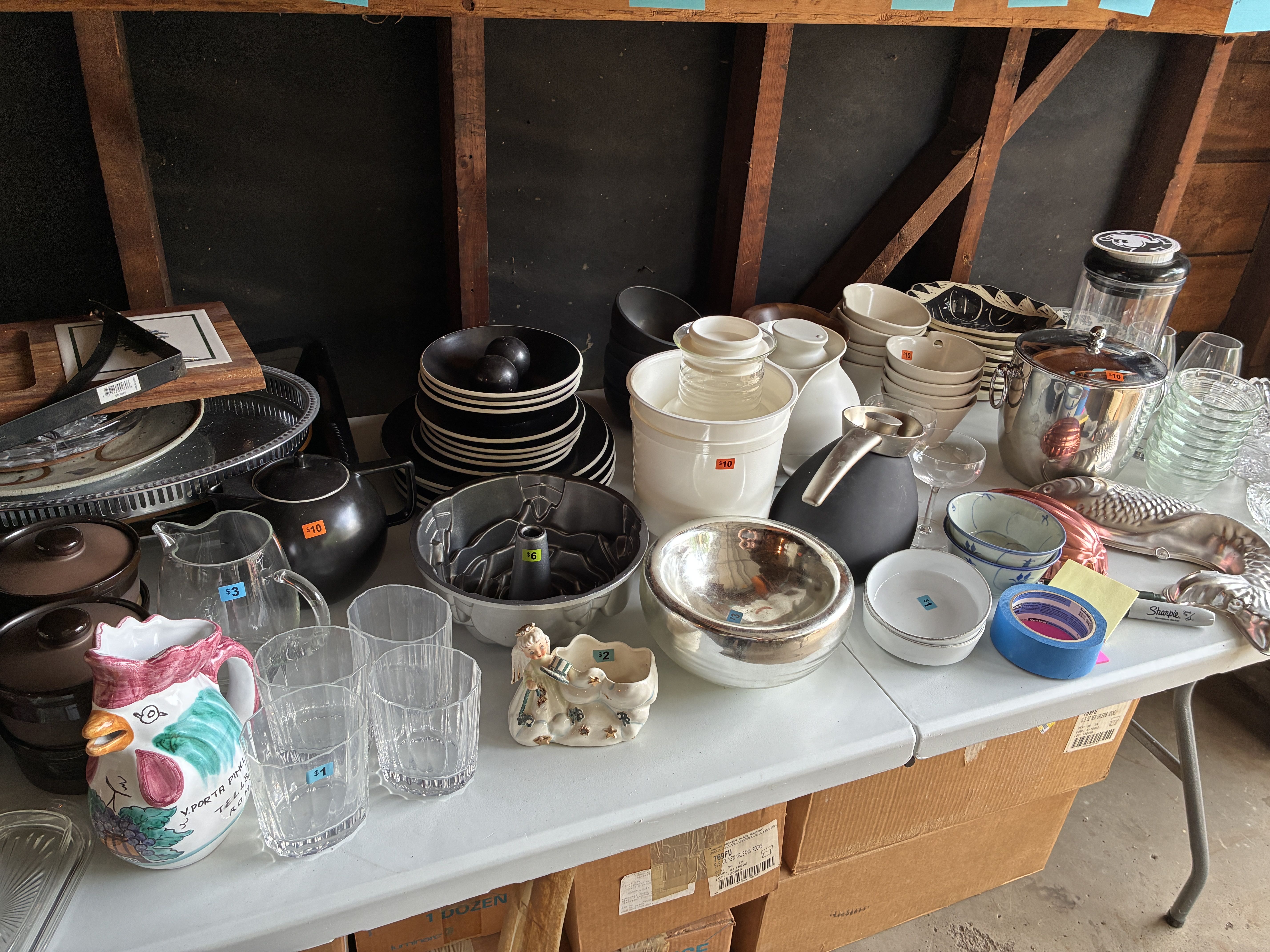 Summit Ave huge garage sale/estate sale in Alley photo