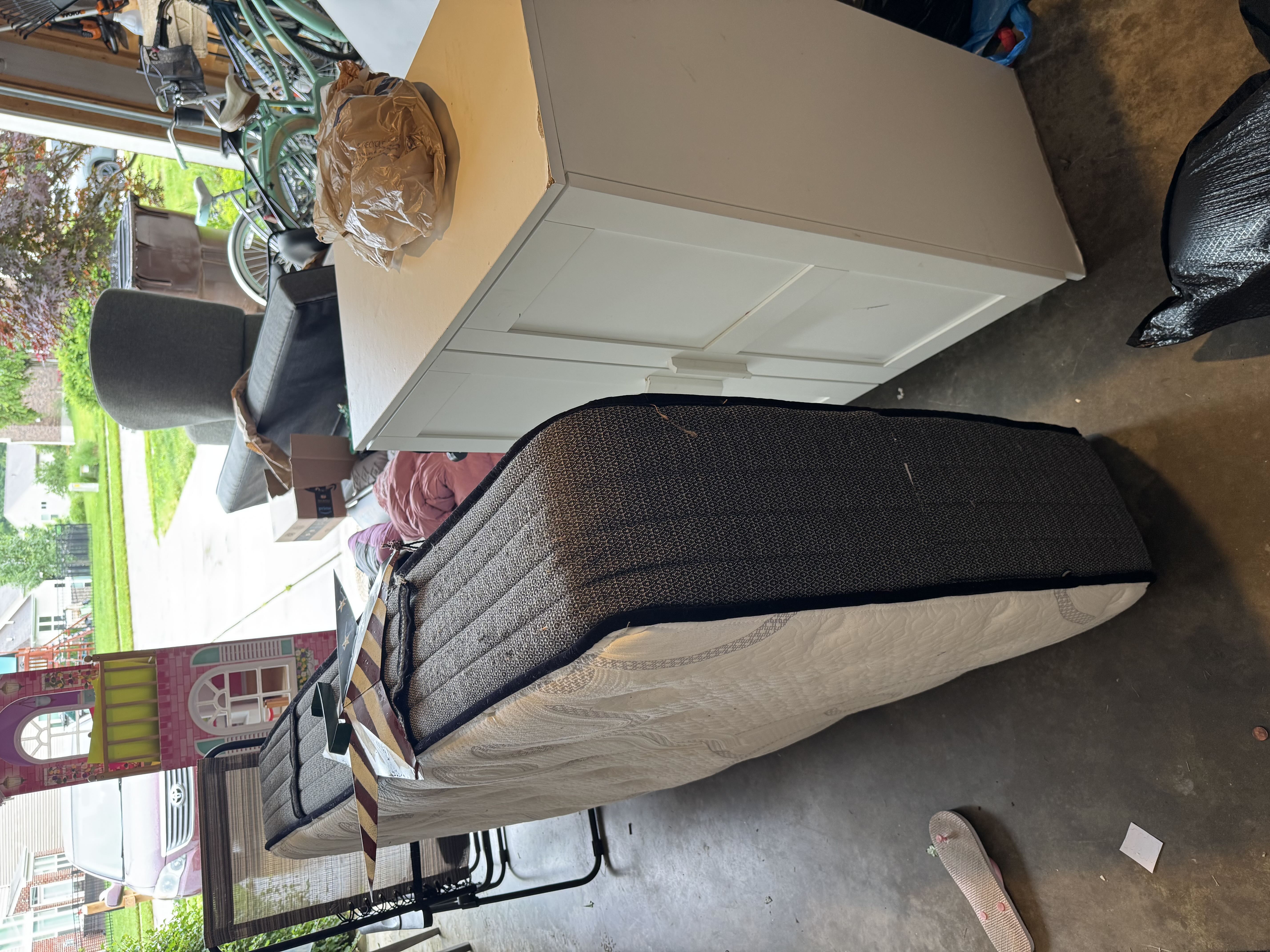 Yard sale / Garage sale! photo