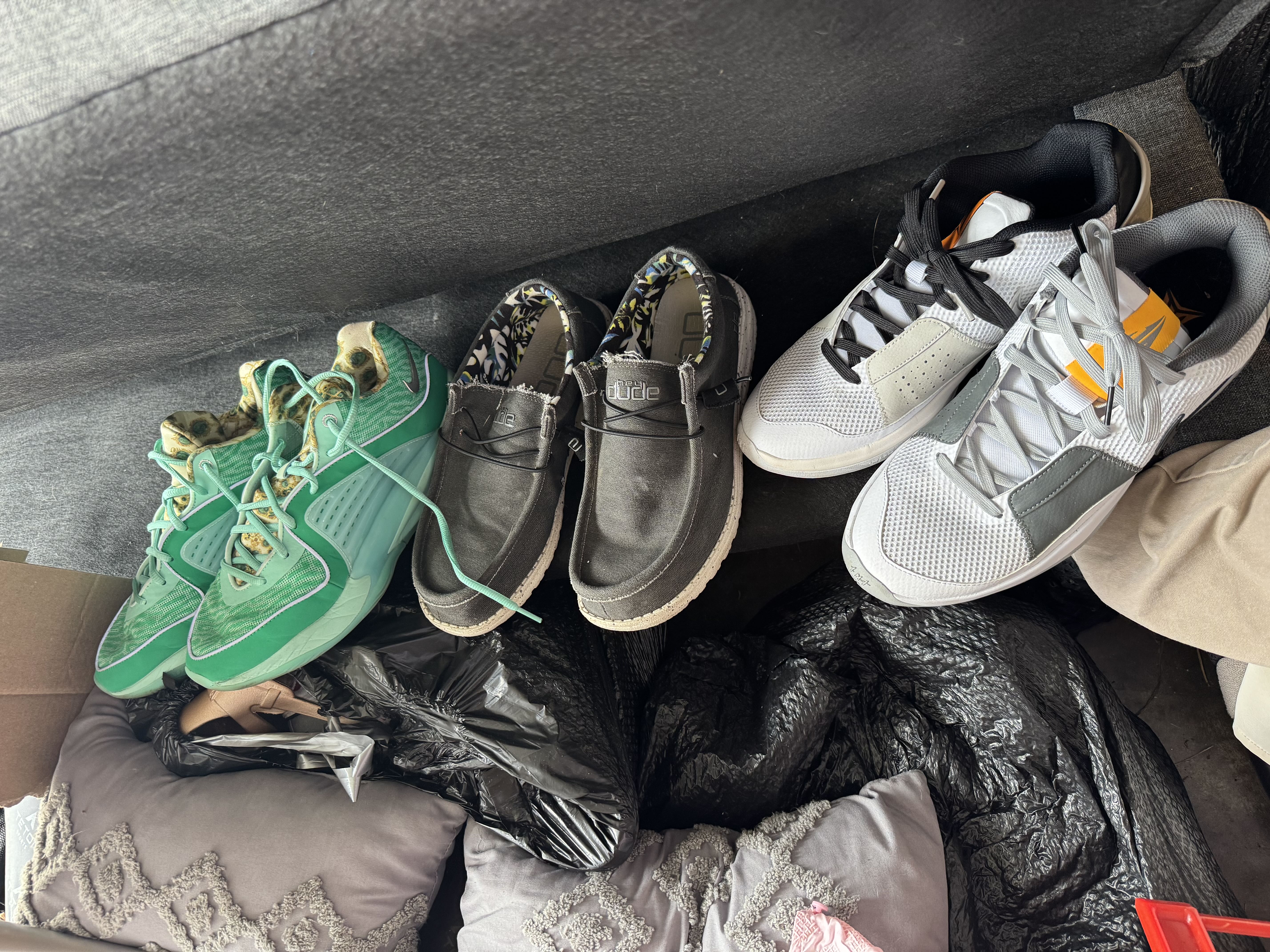 Yard sale / Garage sale! photo