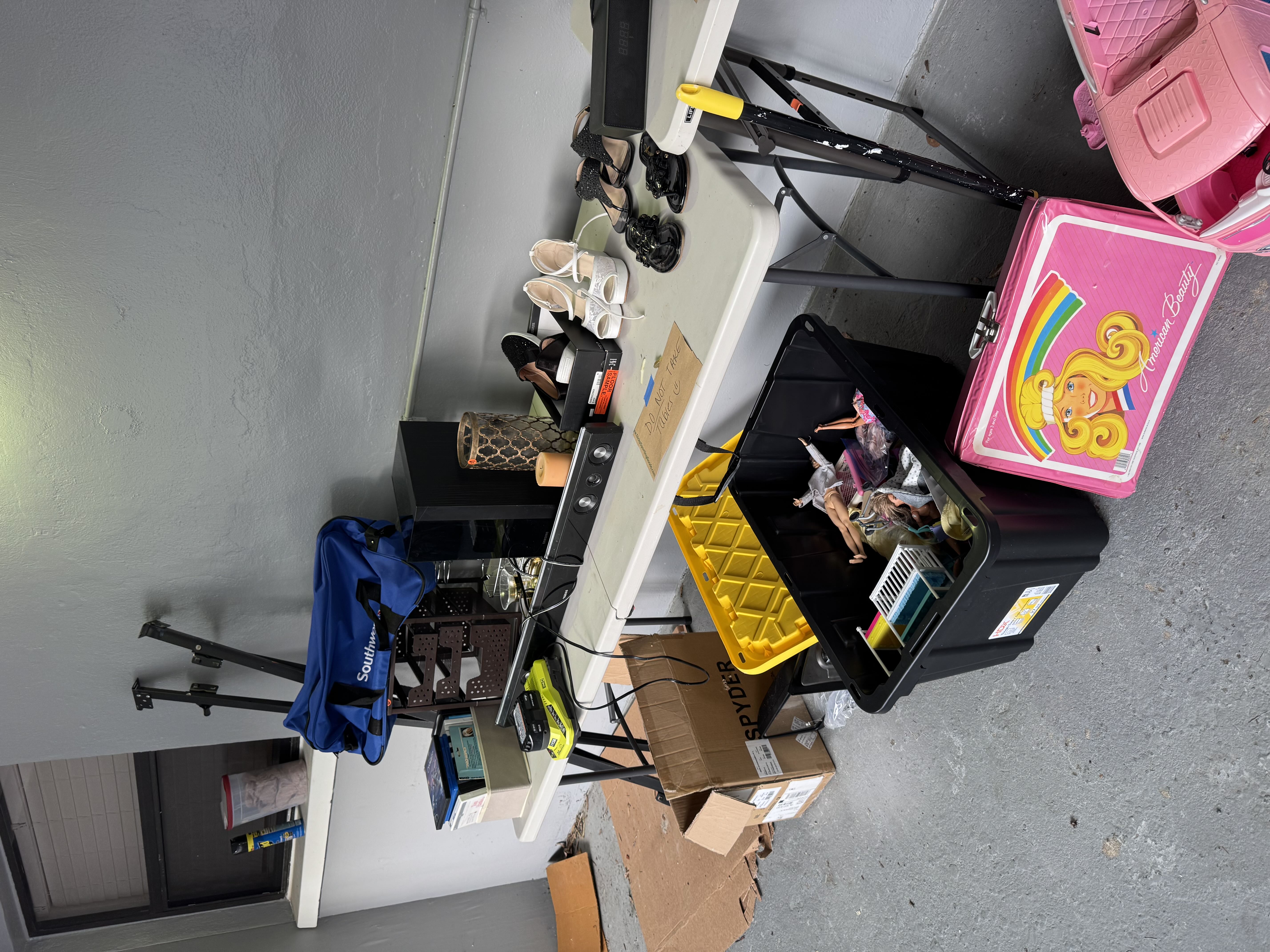 Moving - Everything is free photo