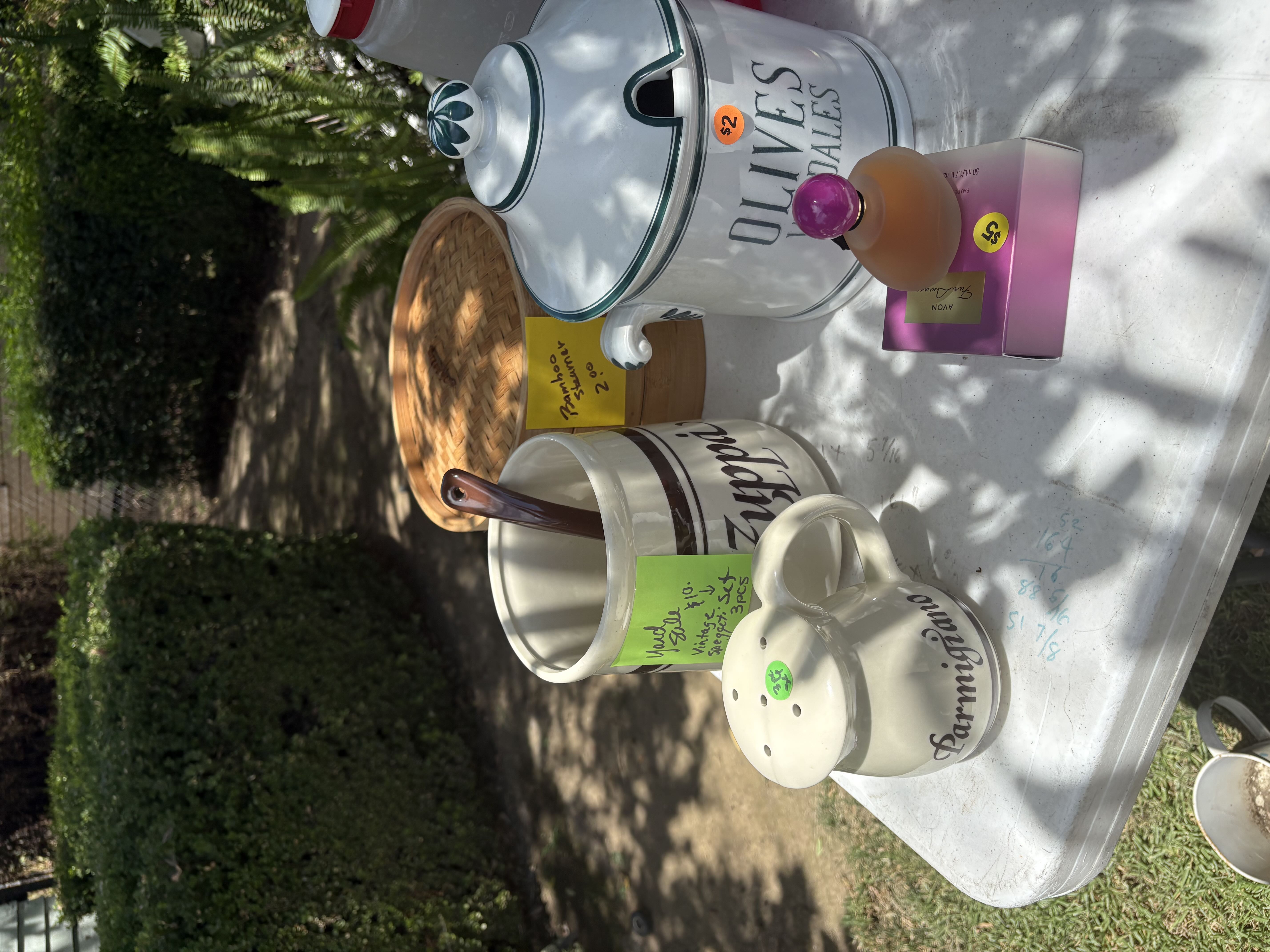 yard sale photo