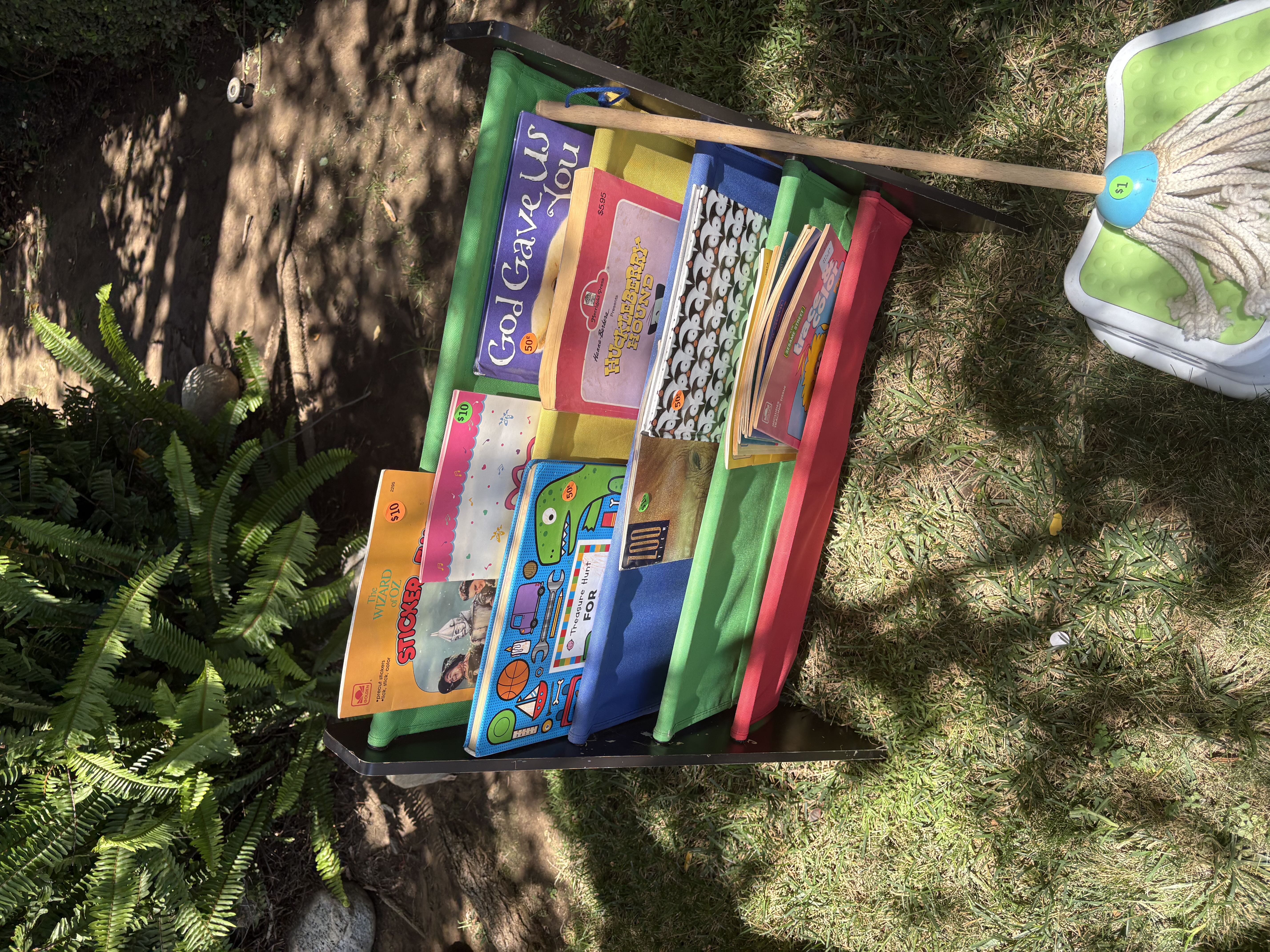 yard sale photo
