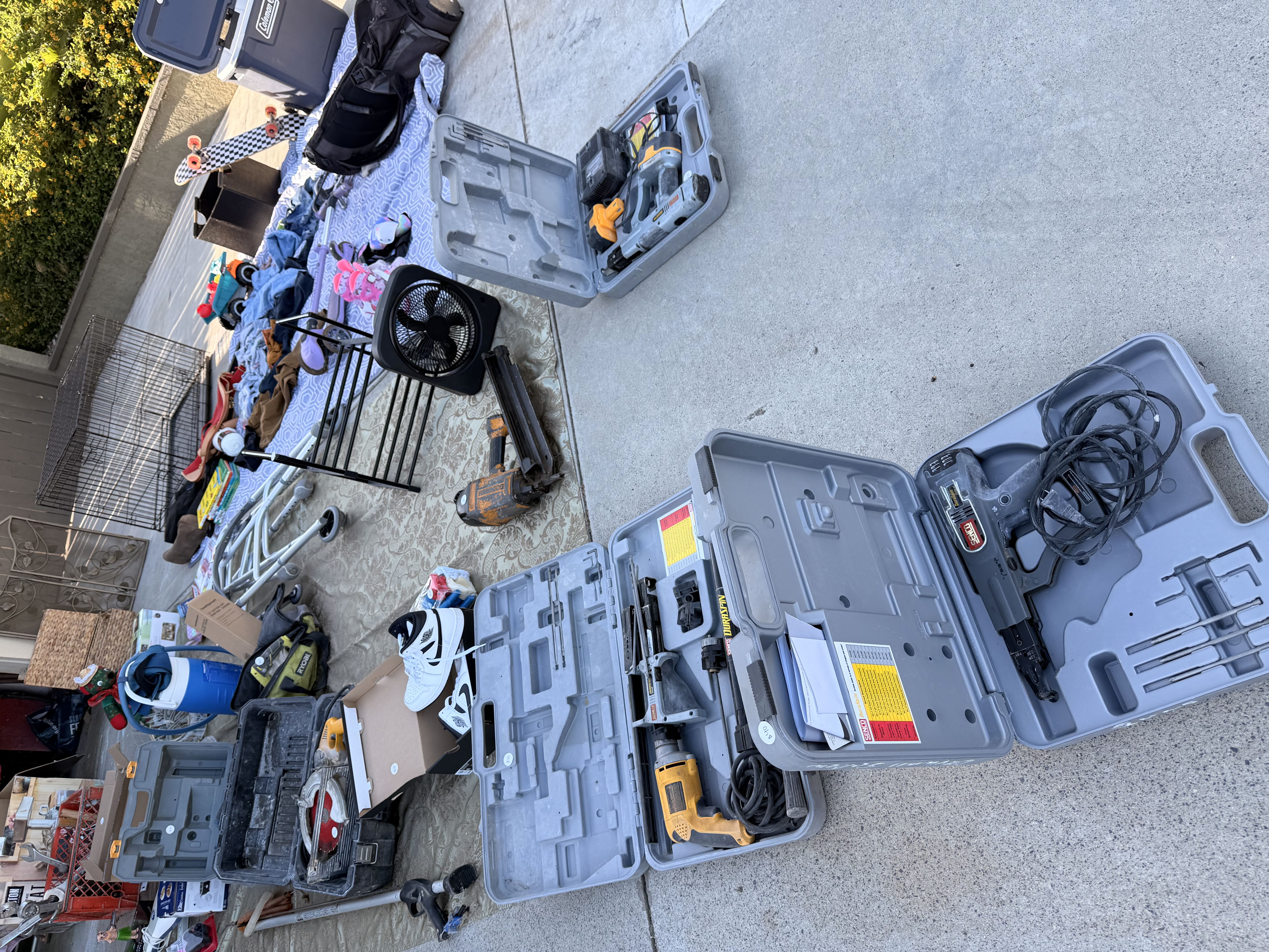 yard sale photo