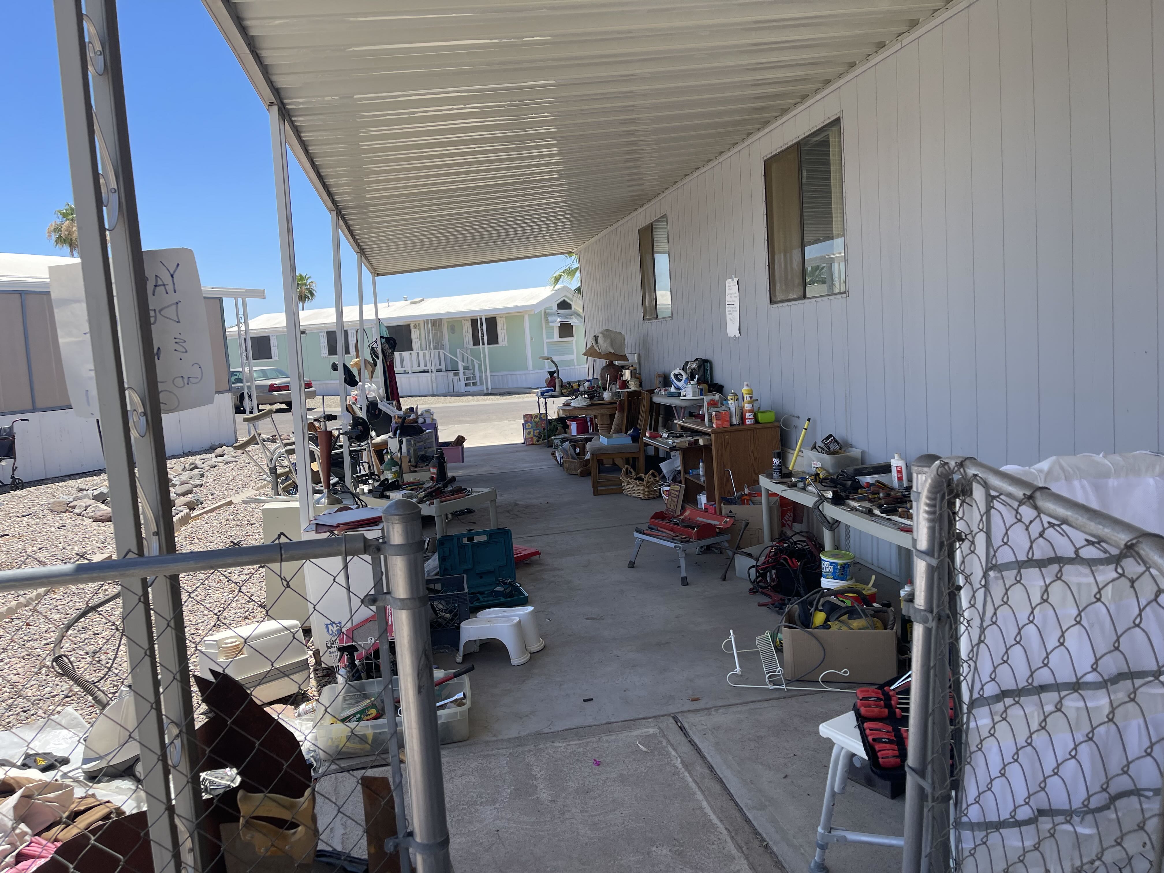 everything must go, Yard Sale photo