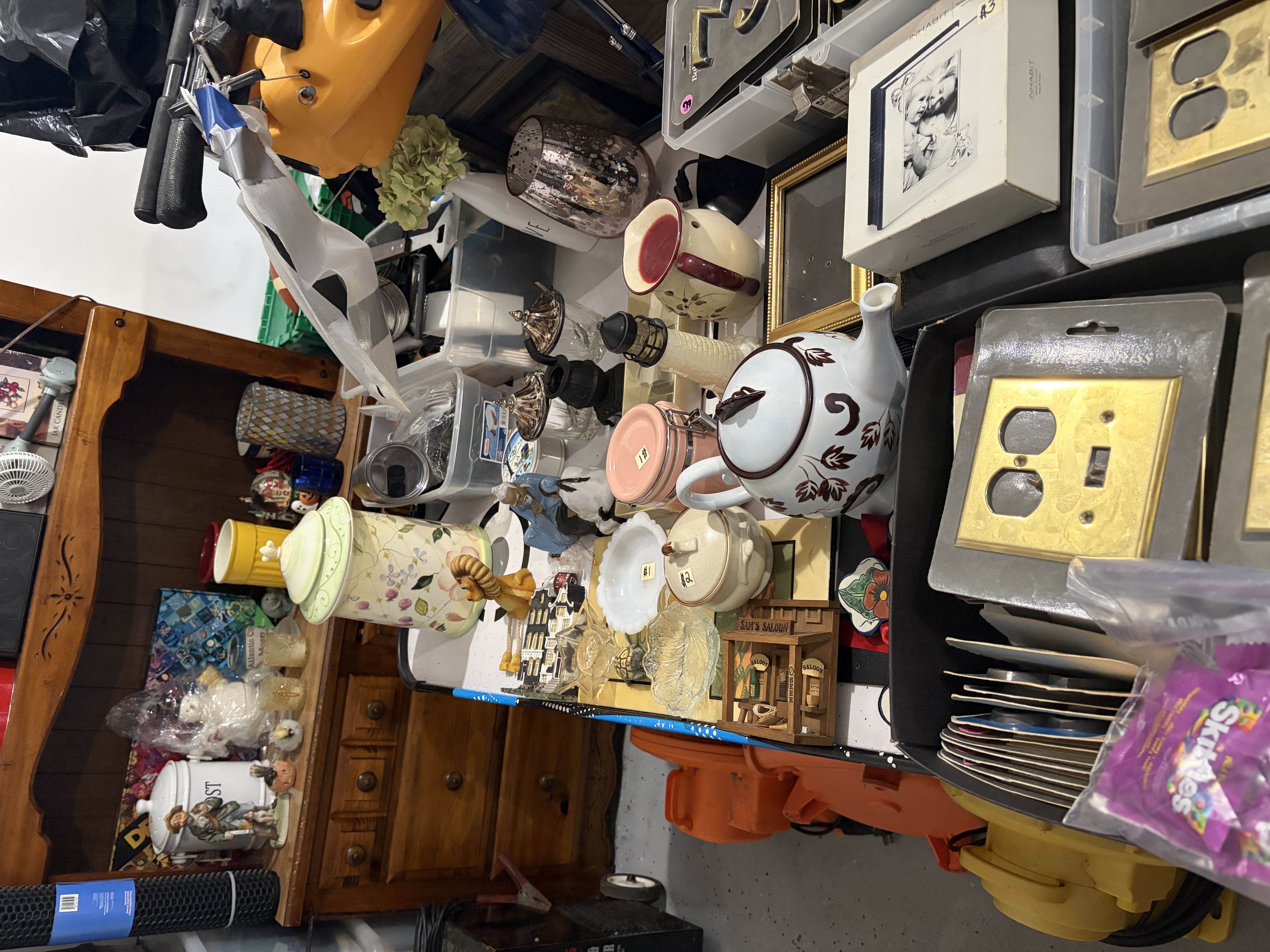 garage sale photo