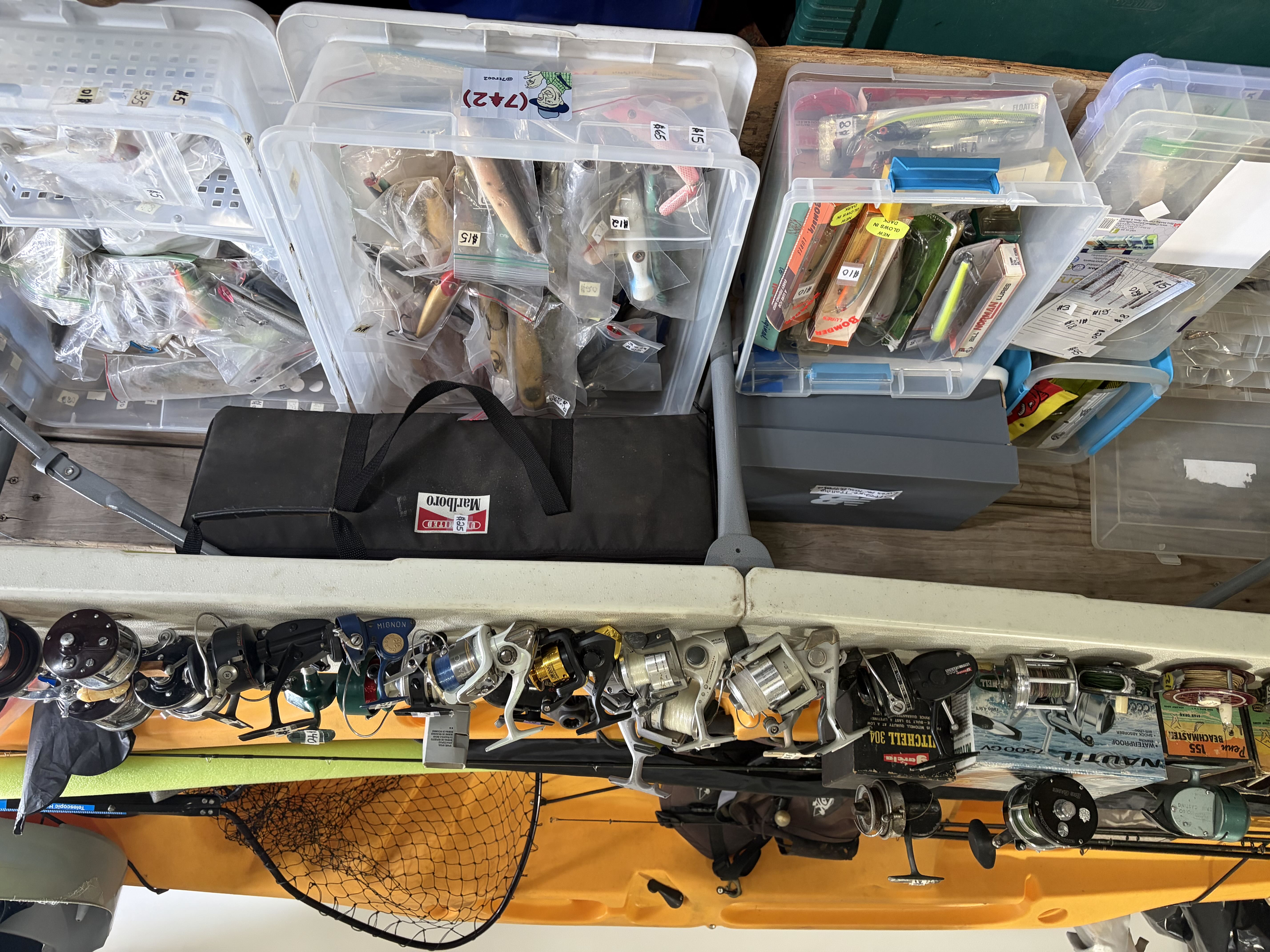 garage sale photo
