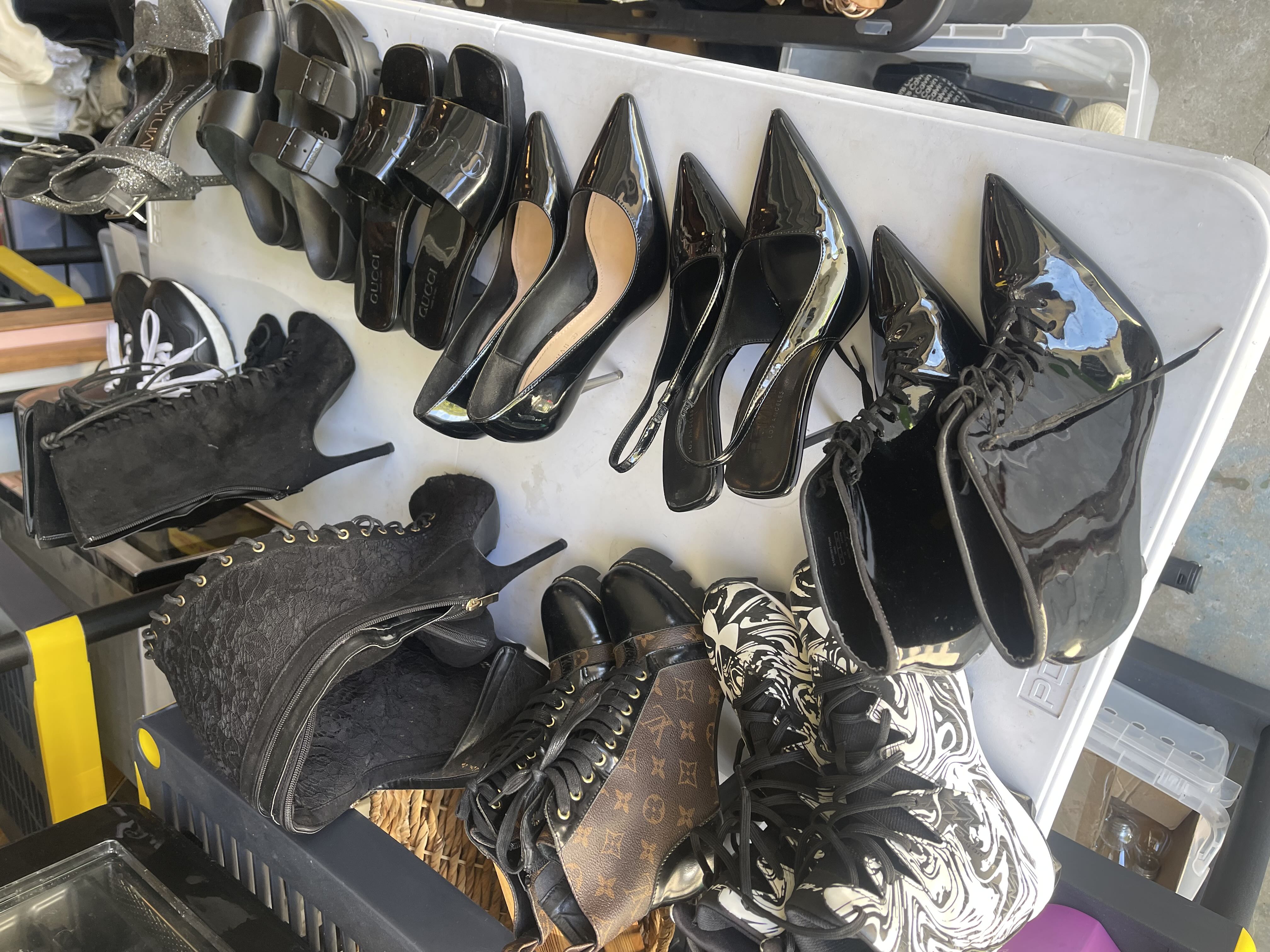 yard sale photo