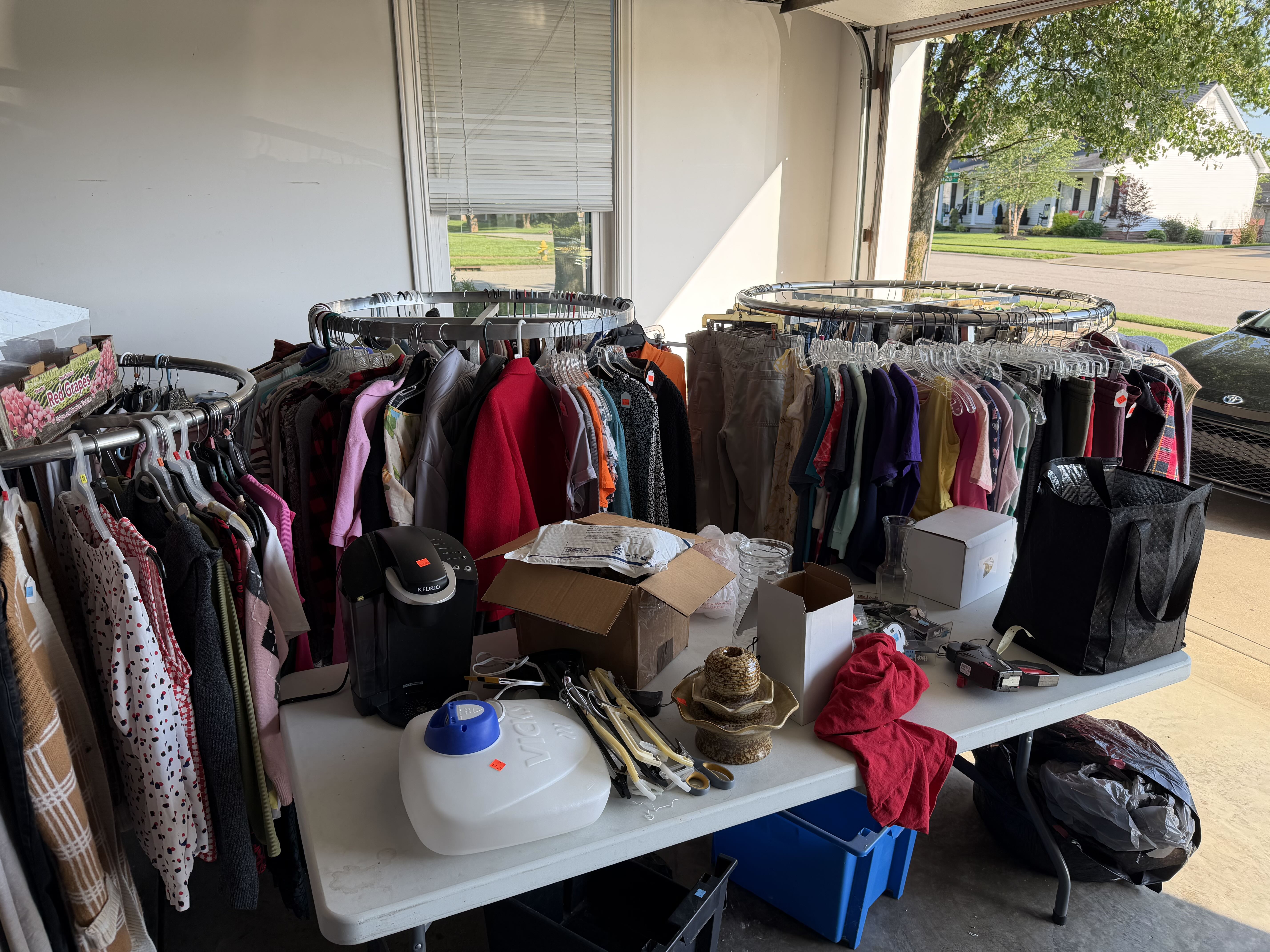 wolf Hills Neighborhood yard sale photo
